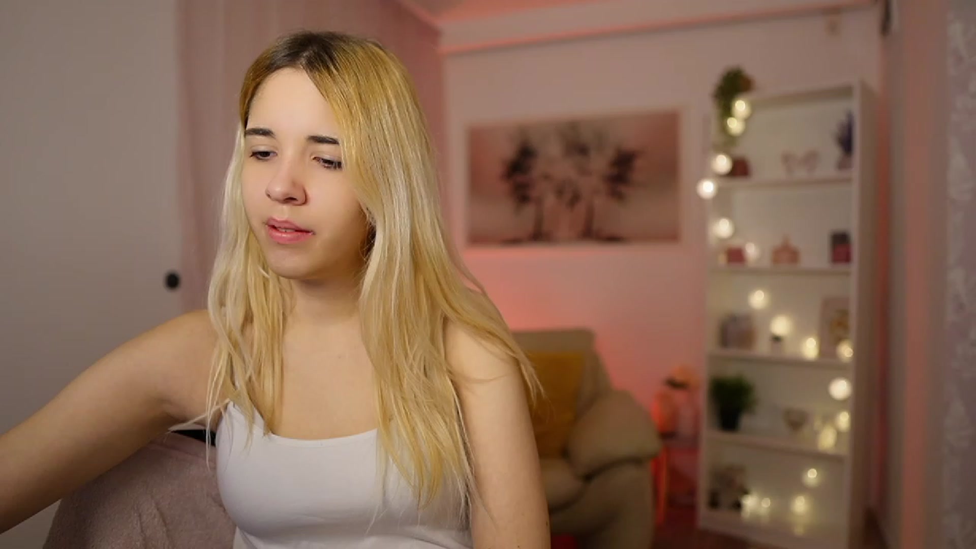 Gallery image thumbnail from Katie_Kush18's myfreecams stream on, 01/19/2024, 09:41 image 19 of 20