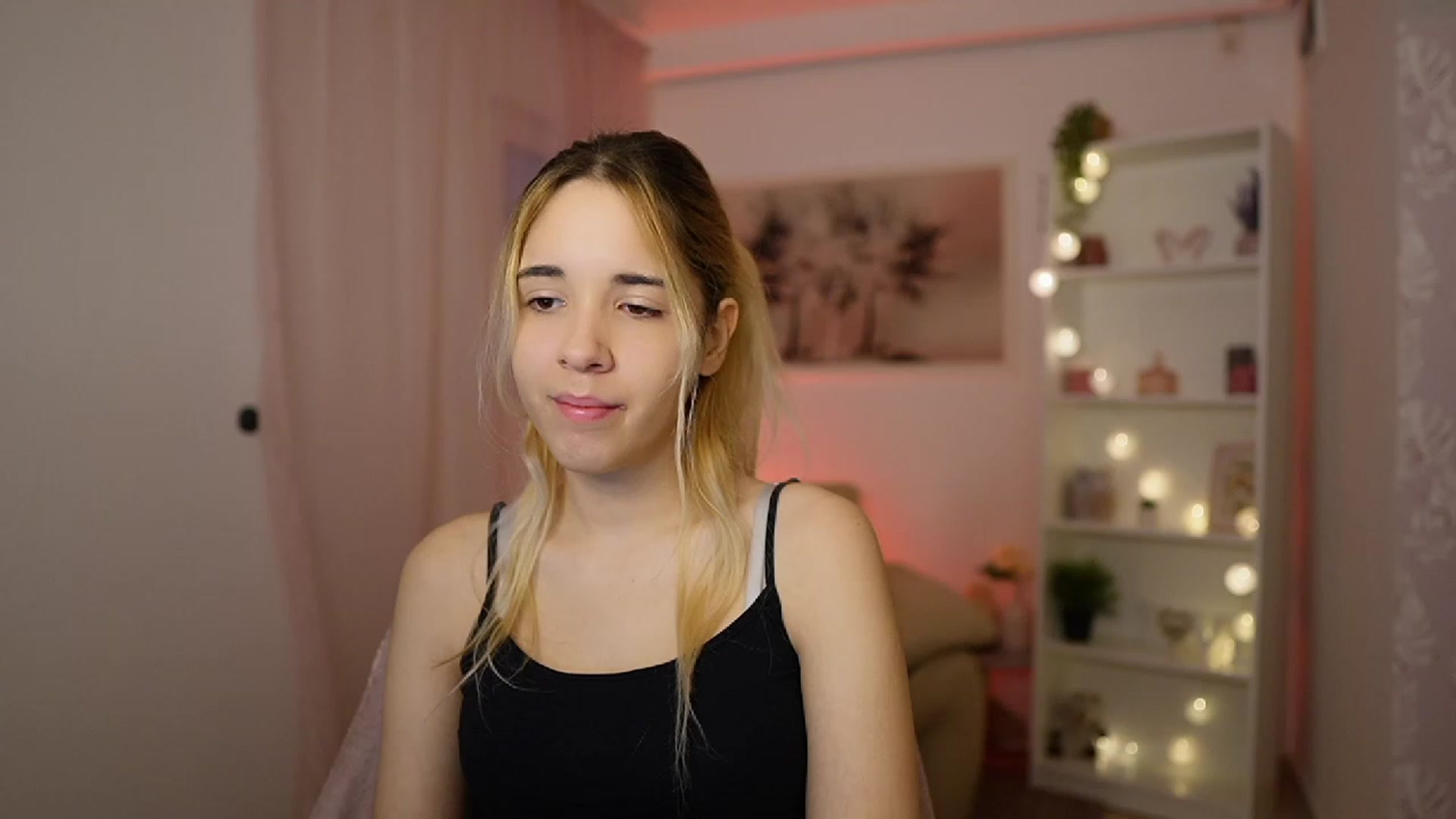 Gallery image thumbnail from Katie_Kush18's myfreecams stream on, 01/23/2024, 10:46 image 18 of 20