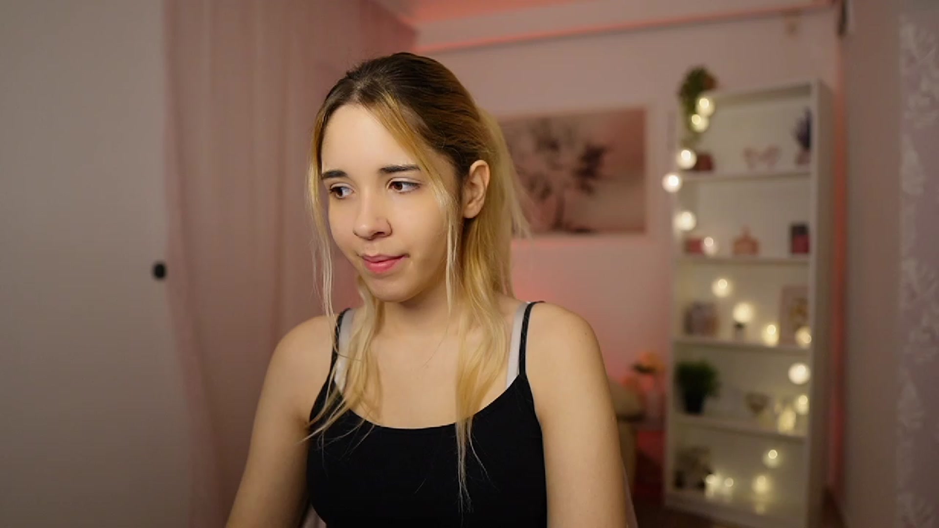 Gallery image thumbnail from Katie_Kush18's myfreecams stream on, 01/23/2024, 10:46 image 10 of 20