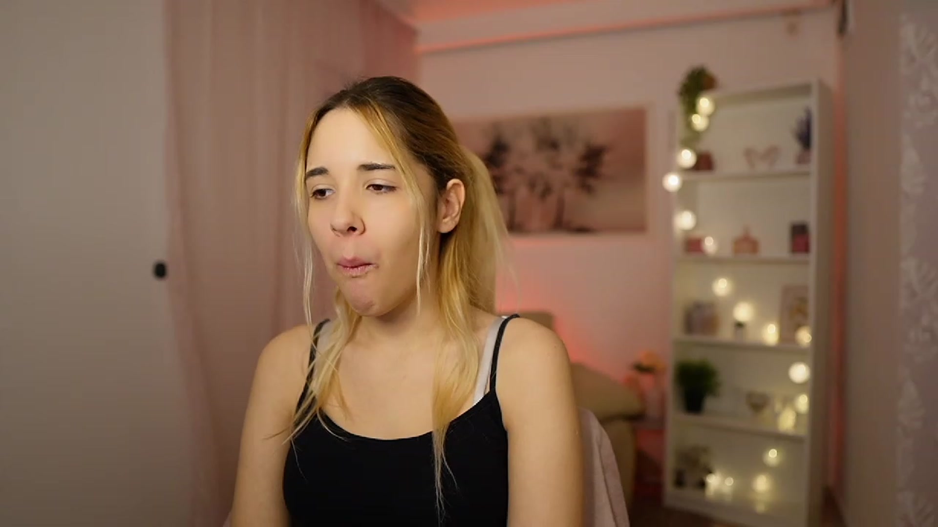Gallery image thumbnail from Katie_Kush18's myfreecams stream on, 01/23/2024, 10:46 image 15 of 20