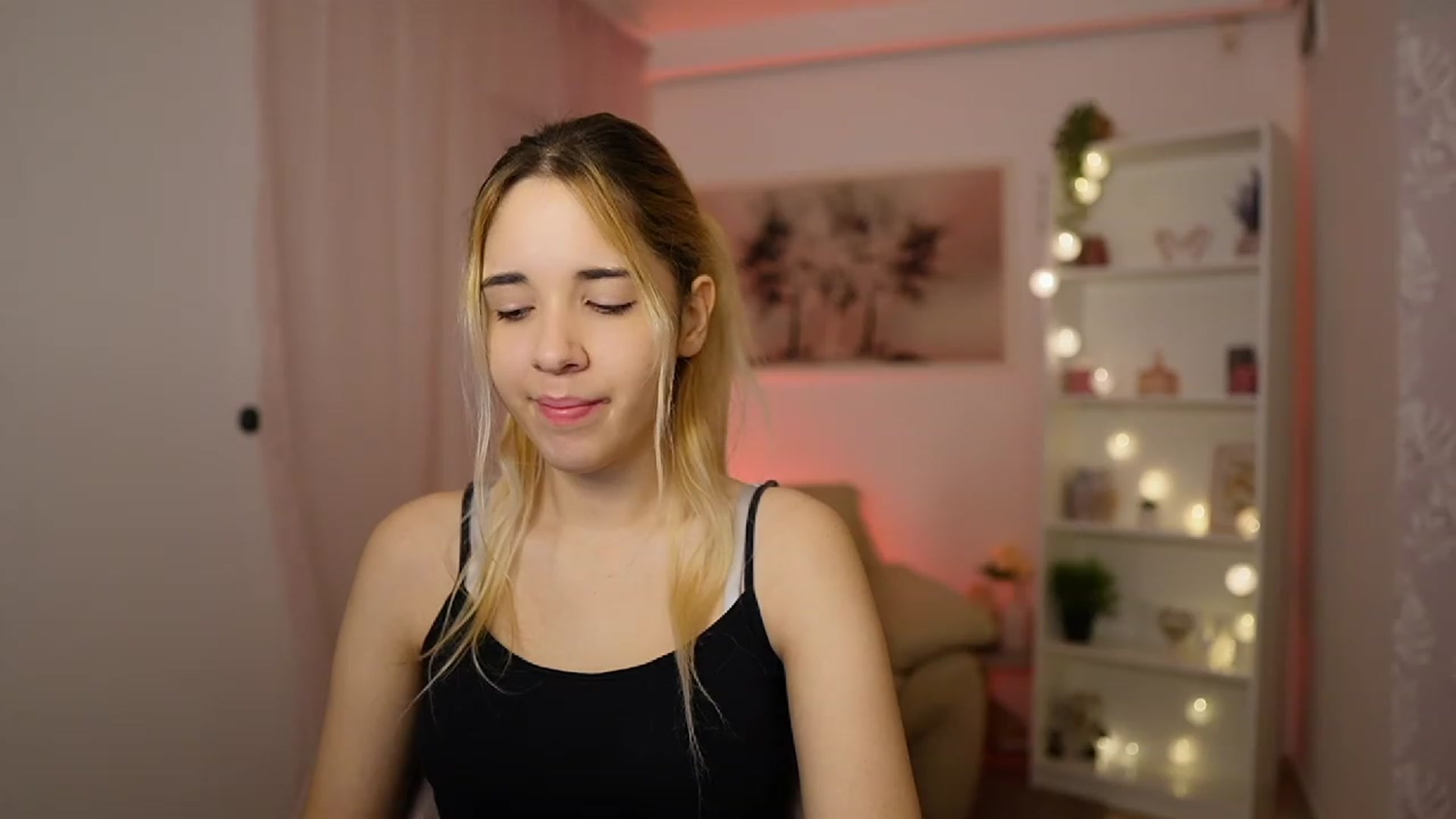 Gallery image thumbnail from Katie_Kush18's myfreecams stream on, 01/23/2024, 10:46 image 16 of 20