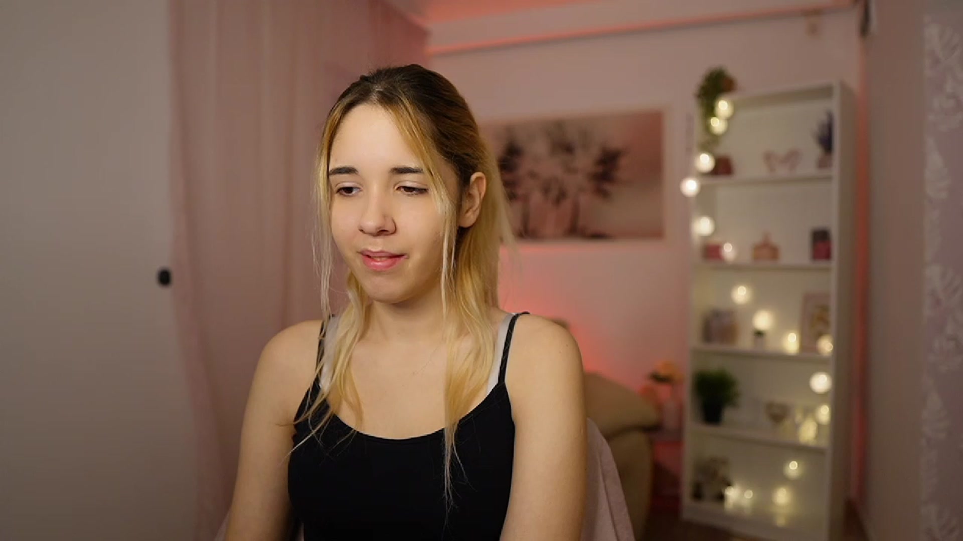 Gallery image thumbnail from Katie_Kush18's myfreecams stream on, 01/23/2024, 10:46 image 14 of 20