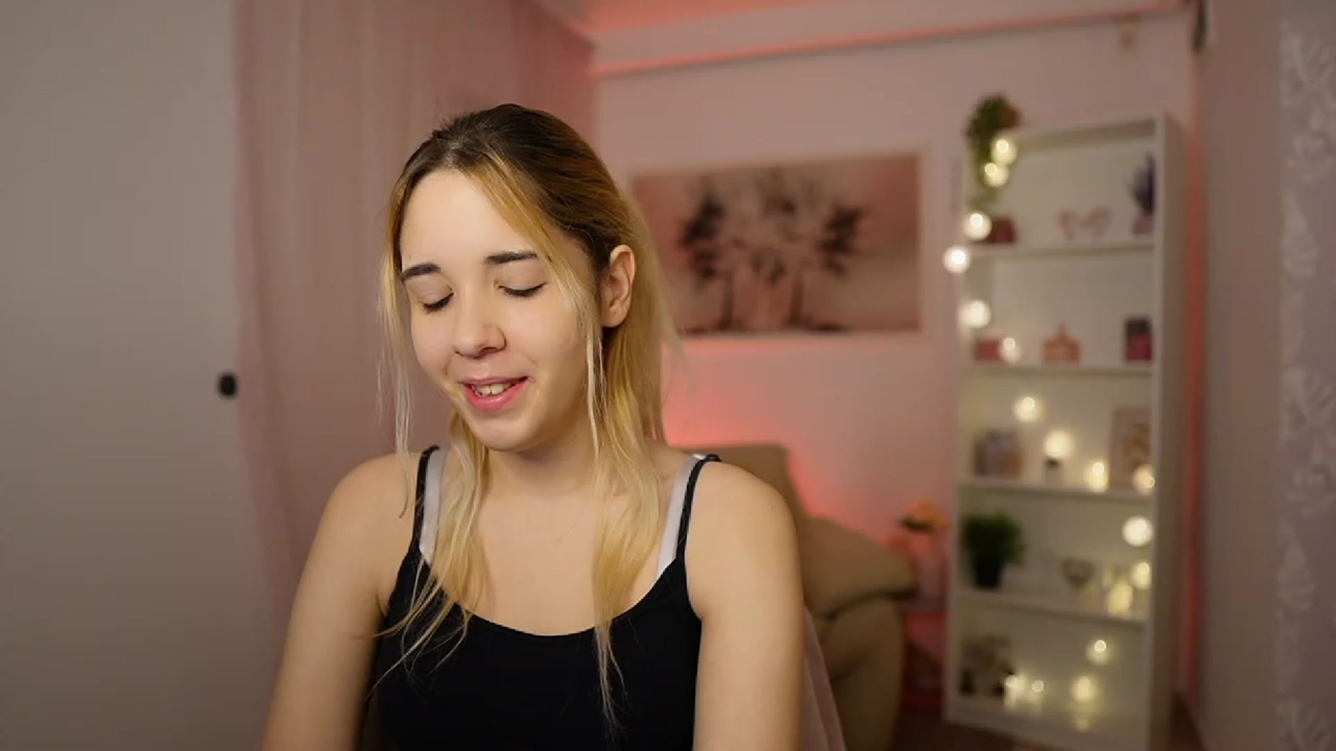 Gallery image thumbnail from Katie_Kush18's myfreecams stream on, 01/23/2024, 10:46 image 12 of 20