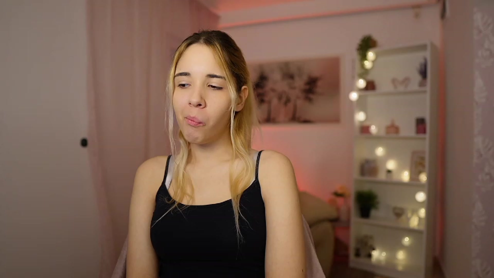 Gallery image thumbnail from Katie_Kush18's myfreecams stream on, 01/23/2024, 10:46 image 9 of 20