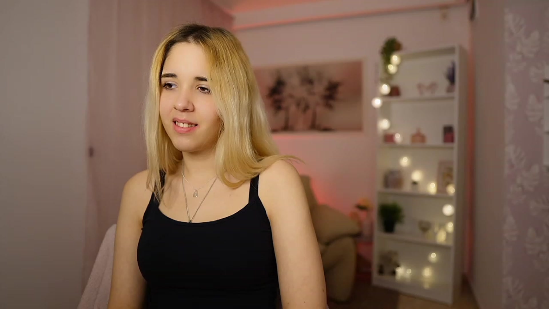 Gallery image thumbnail from Katie_Kush18's myfreecams stream on, 01/26/2024, 12:25 image 9 of 20