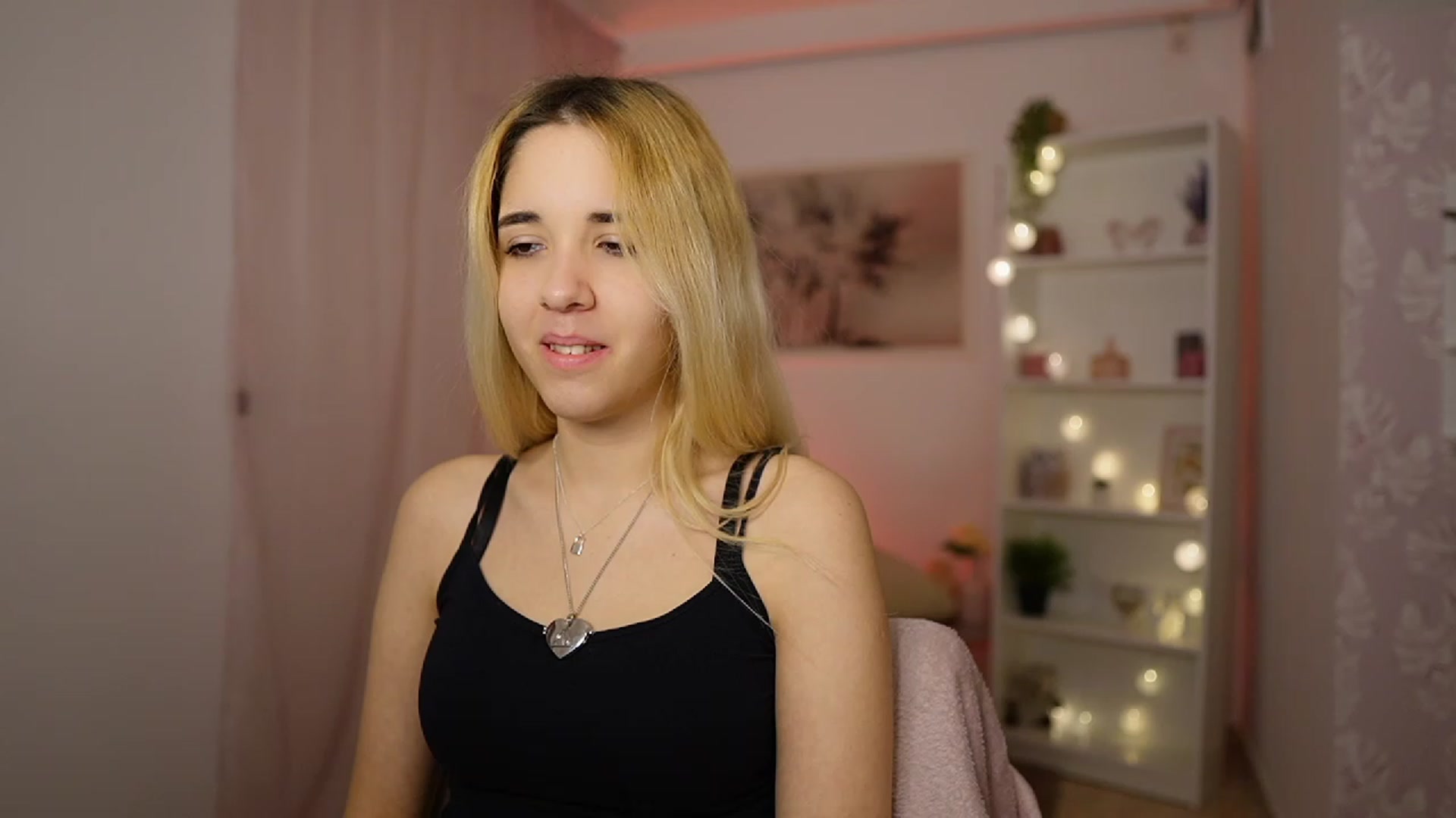 Gallery image thumbnail from Katie_Kush18's myfreecams stream on, 01/26/2024, 12:25 image 5 of 20