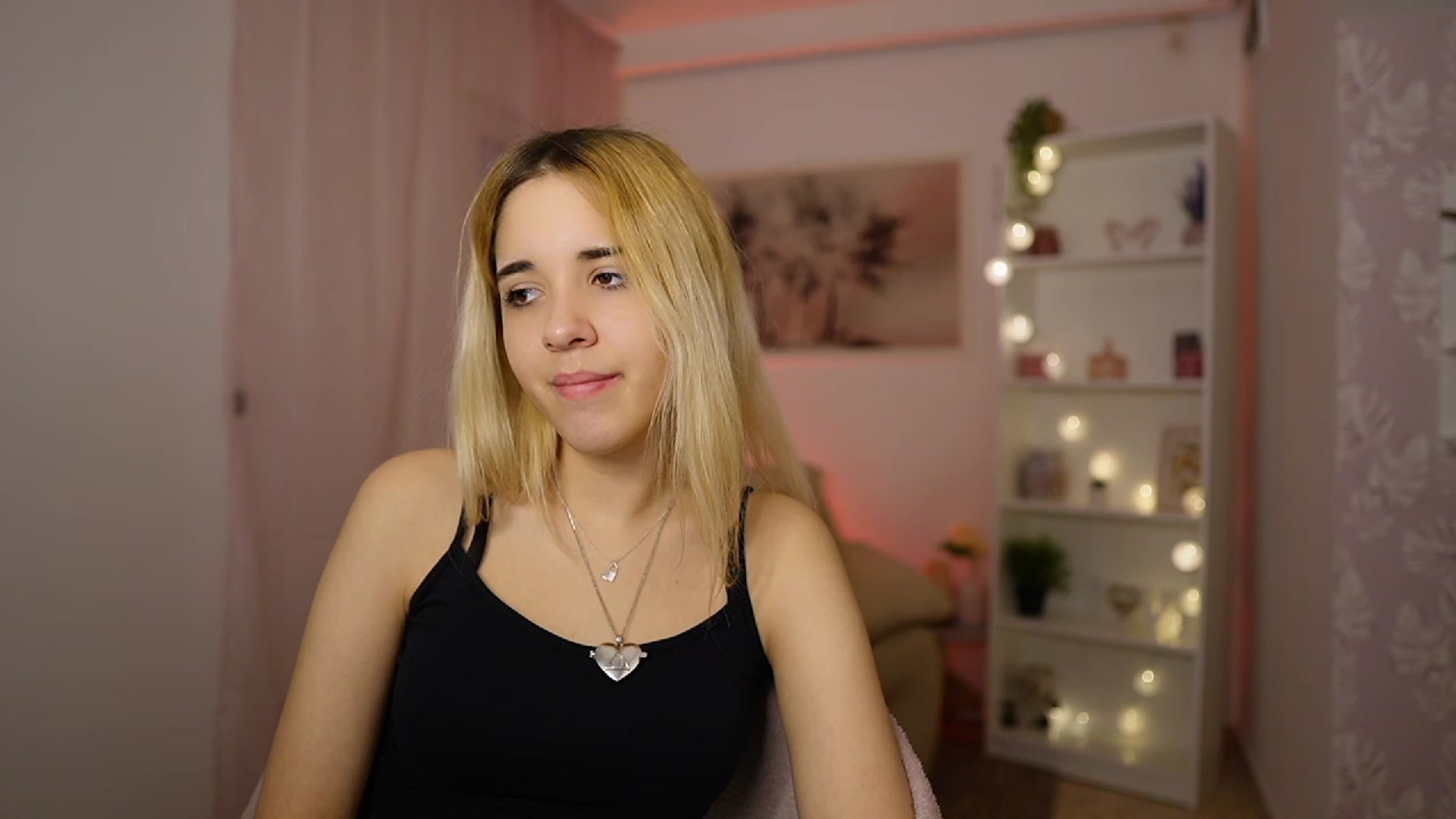 Gallery image thumbnail from Katie_Kush18's myfreecams stream on, 01/26/2024, 12:25 image 17 of 20