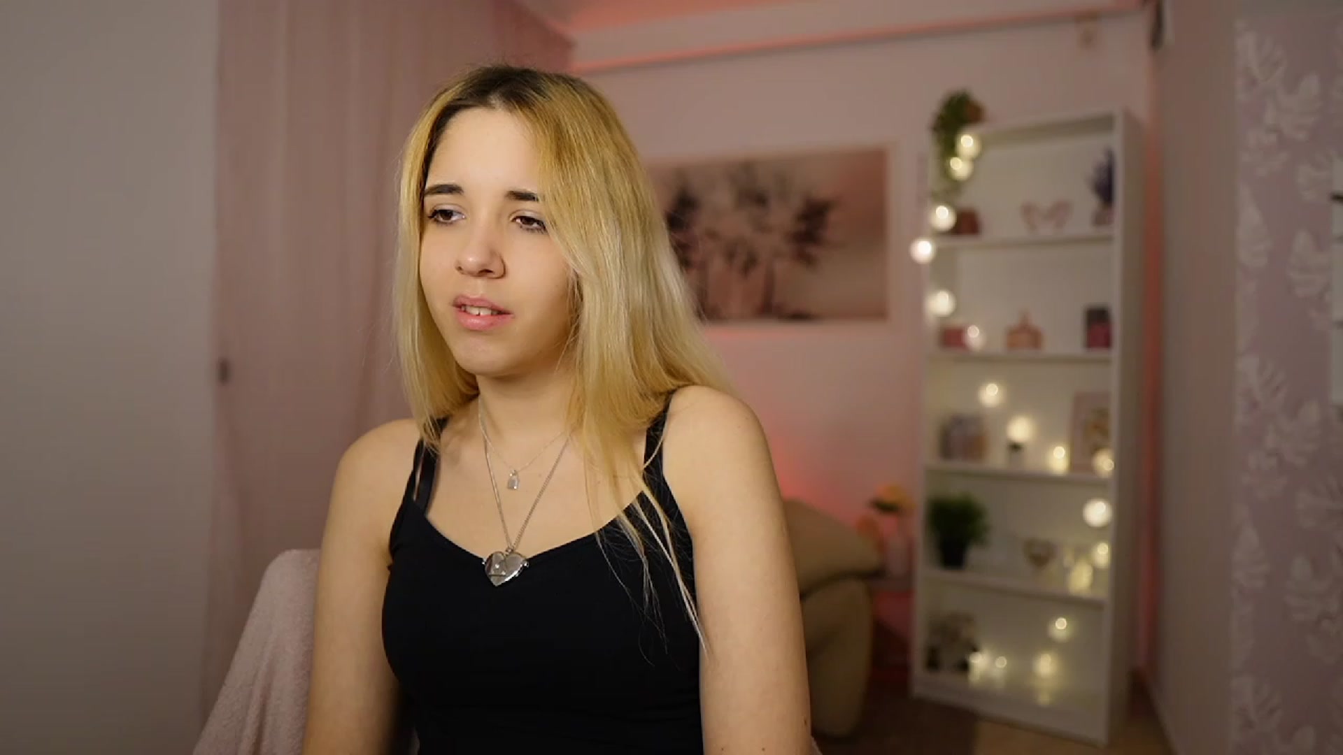 Gallery image thumbnail from Katie_Kush18's myfreecams stream on, 01/26/2024, 12:25 image 6 of 20