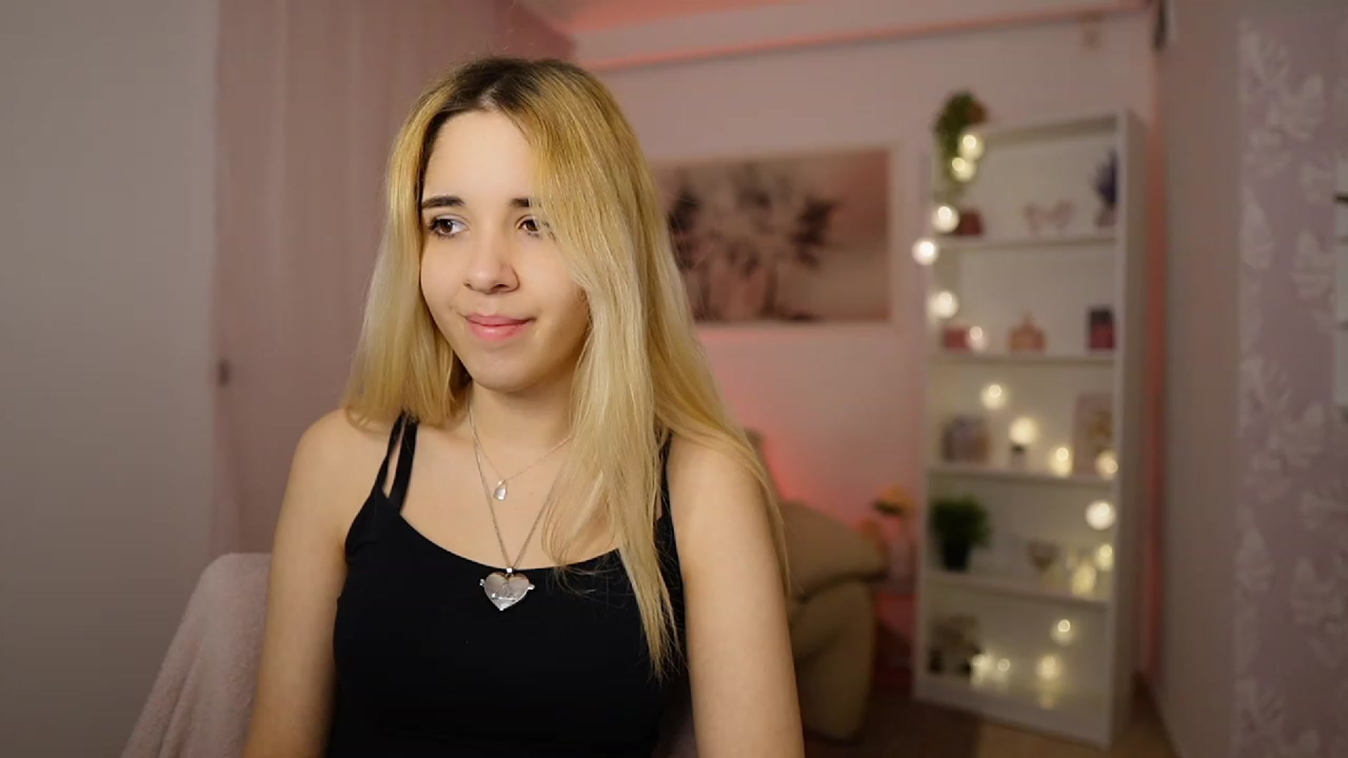 Gallery image thumbnail from Katie_Kush18's myfreecams stream on, 01/26/2024, 12:25 image 3 of 20