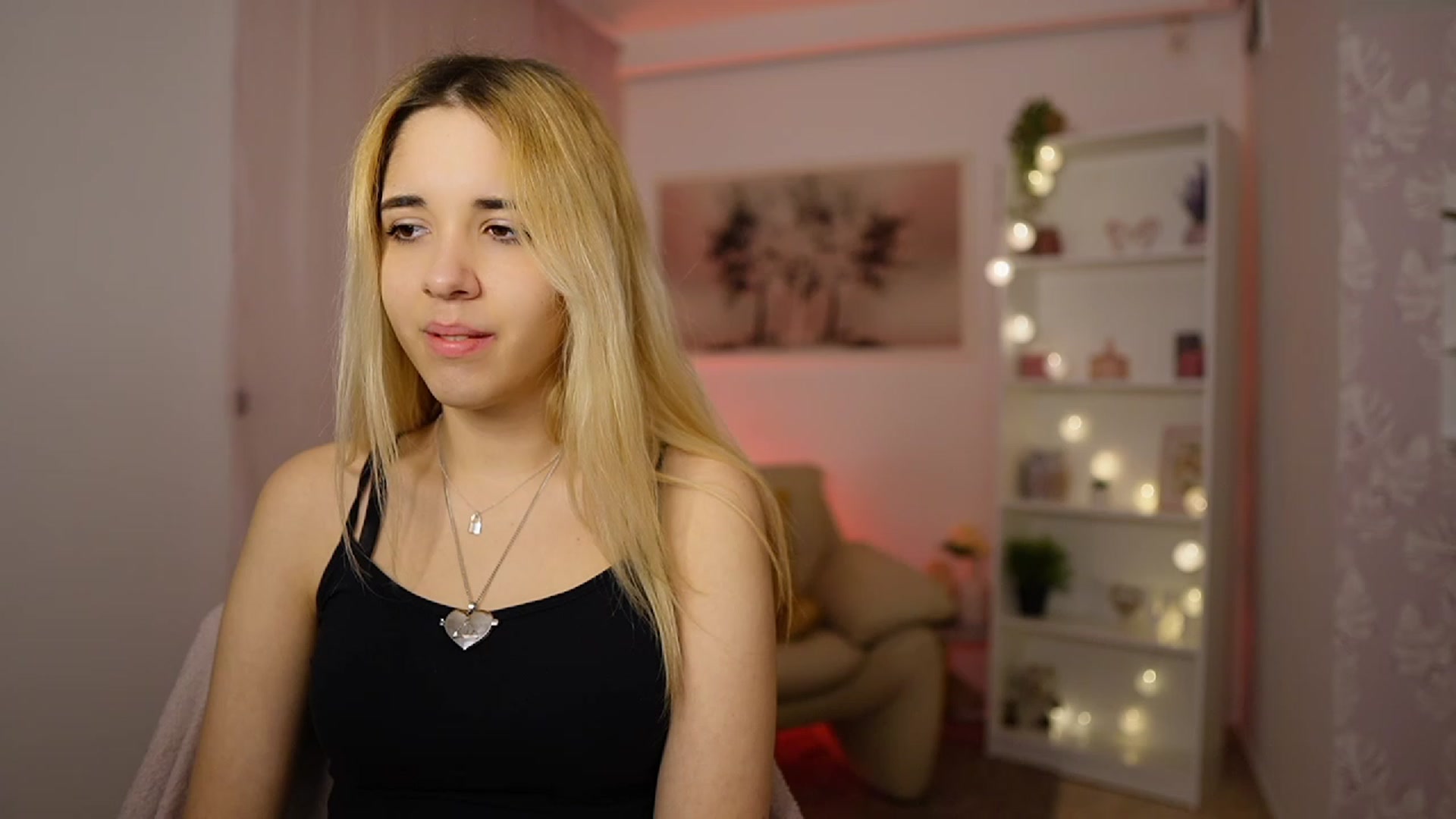 Gallery image thumbnail from Katie_Kush18's myfreecams stream on, 01/26/2024, 12:25 image 2 of 20