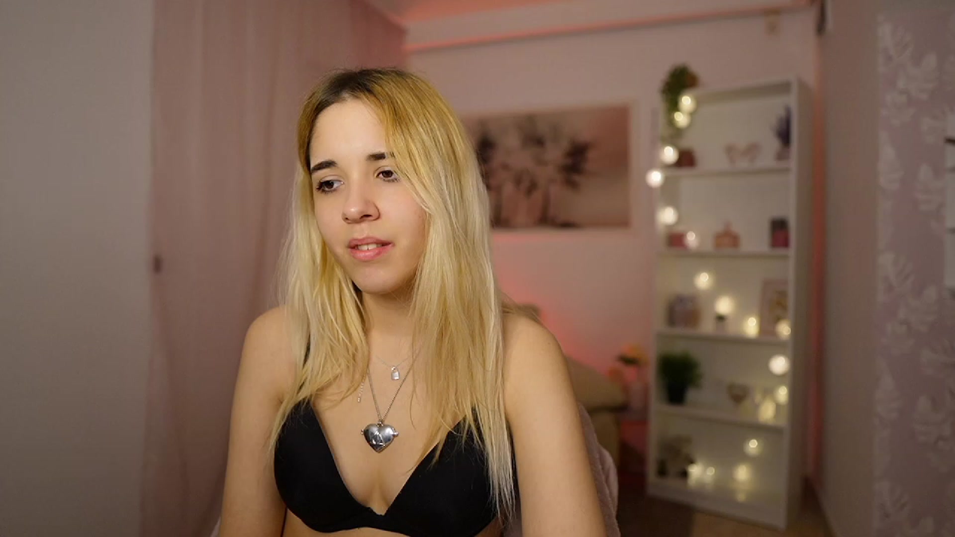 Gallery image thumbnail from Katie_Kush18's myfreecams stream on, 01/26/2024, 13:45 image 5 of 20
