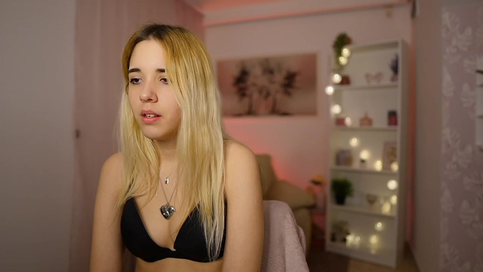 Gallery image thumbnail from Katie_Kush18's myfreecams stream on, 01/26/2024, 13:45 image 8 of 20