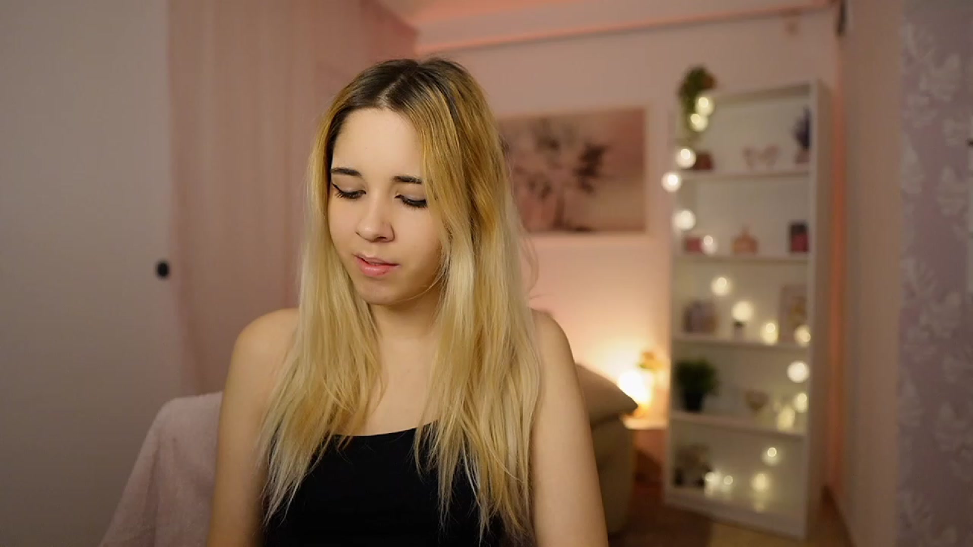 Gallery image thumbnail from Katie_Kush18's myfreecams stream on, 01/28/2024, 14:08 image 2 of 20