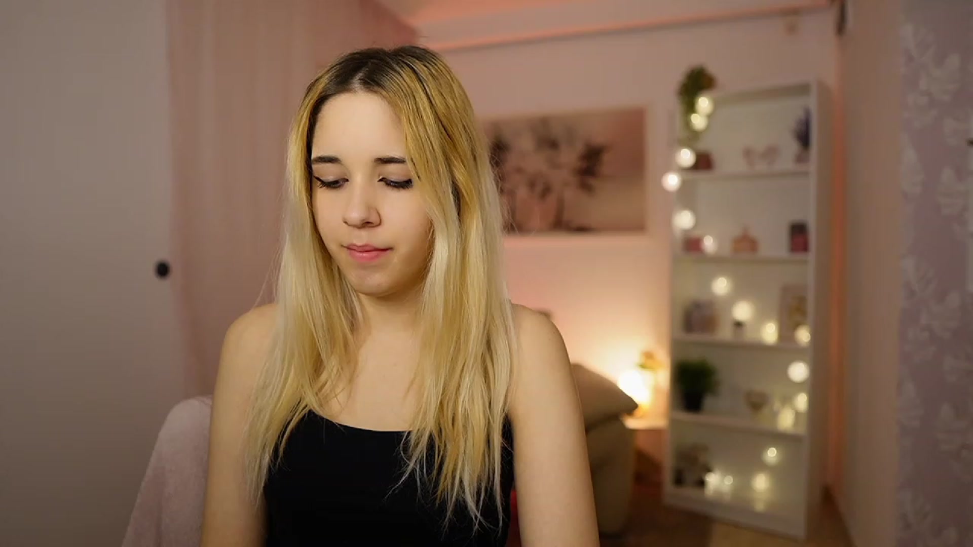 Gallery image thumbnail from Katie_Kush18's myfreecams stream on, 01/28/2024, 14:08 image 11 of 20