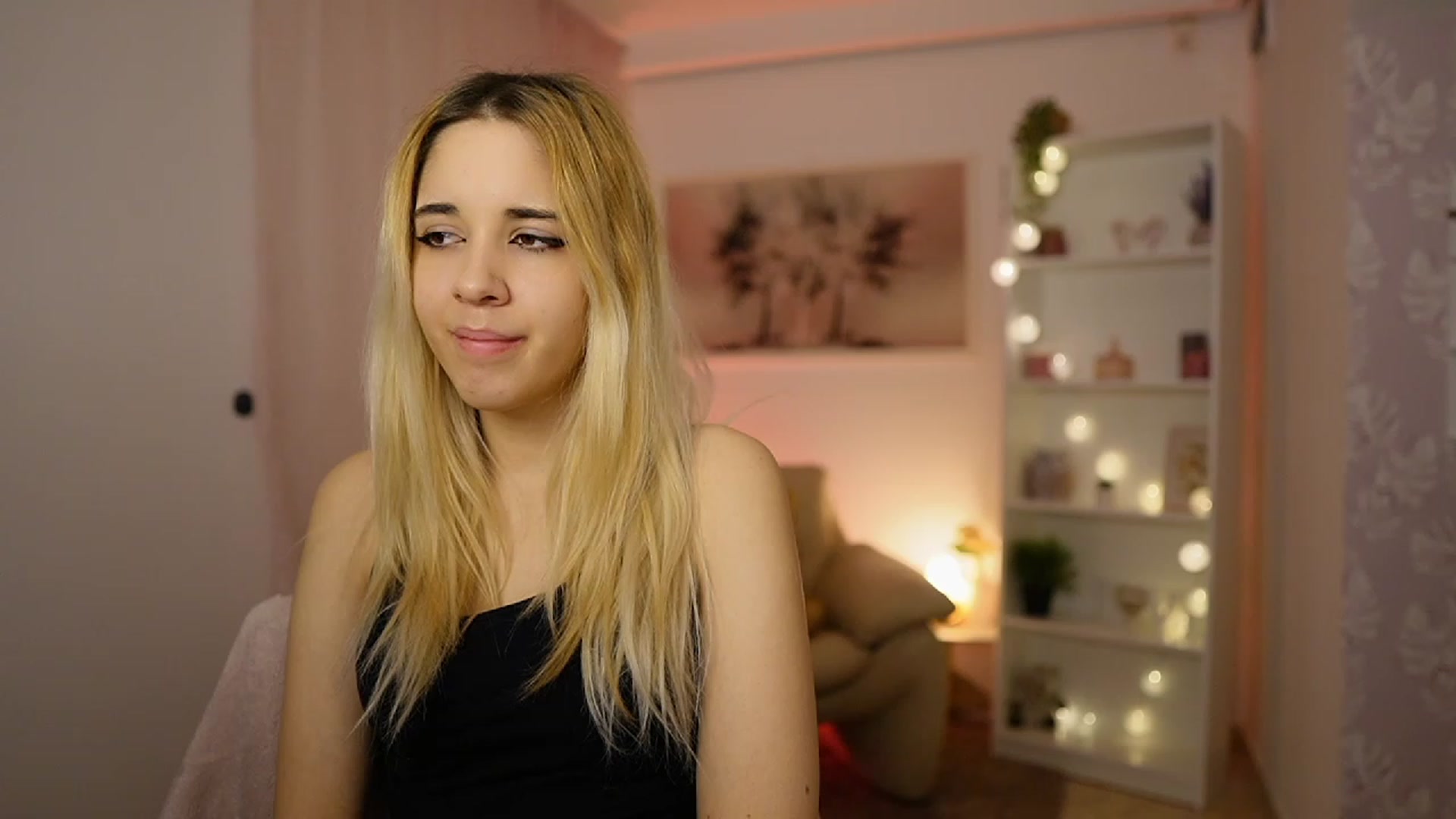 Gallery image thumbnail from Katie_Kush18's myfreecams stream on, 01/28/2024, 14:08 image 1 of 20