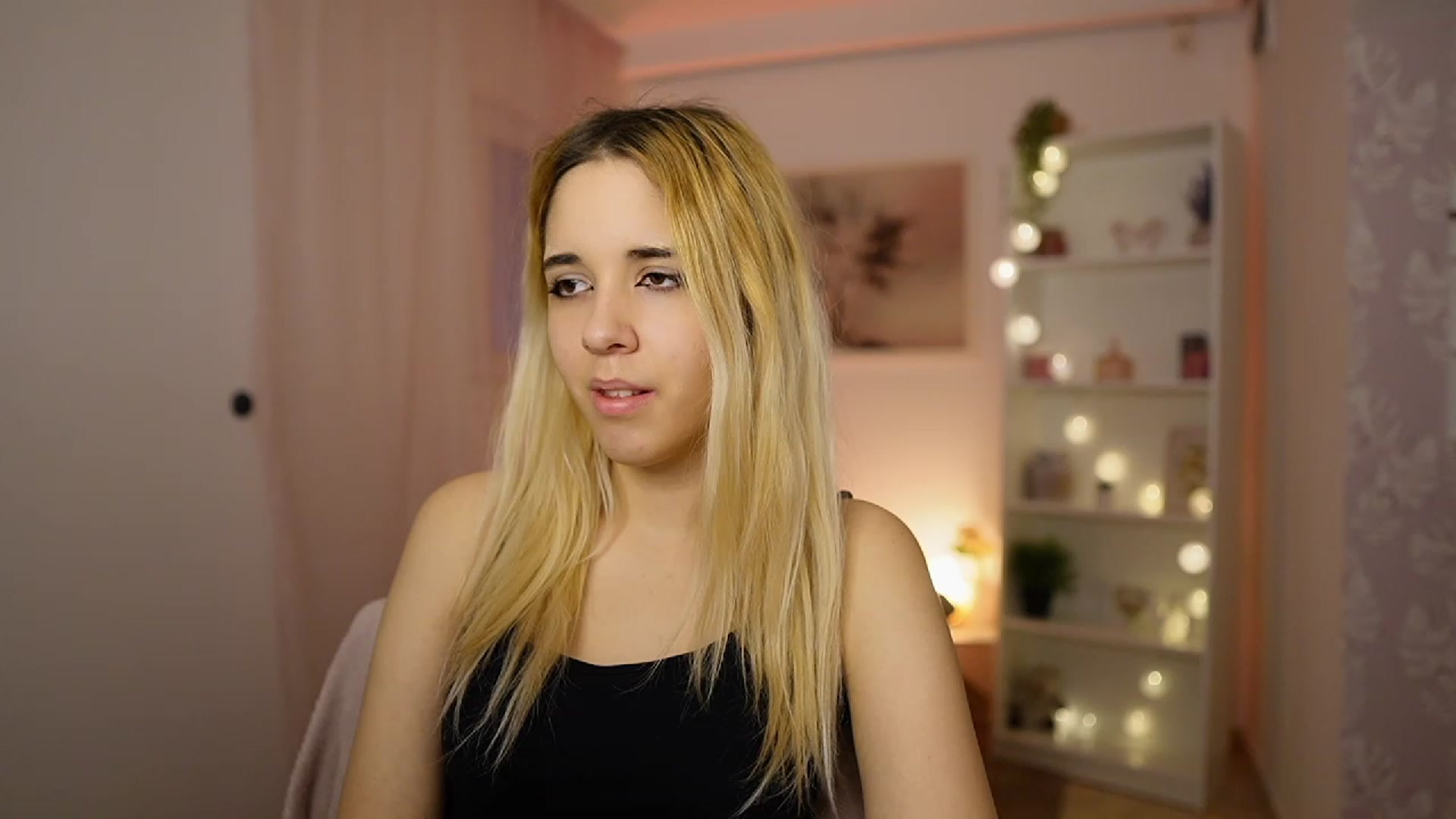 Gallery image thumbnail from Katie_Kush18's myfreecams stream on, 01/28/2024, 14:08 image 16 of 20