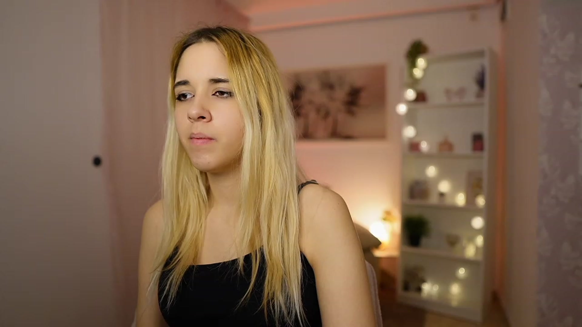 Gallery image thumbnail from Katie_Kush18's myfreecams stream on, 01/28/2024, 14:08 image 17 of 20