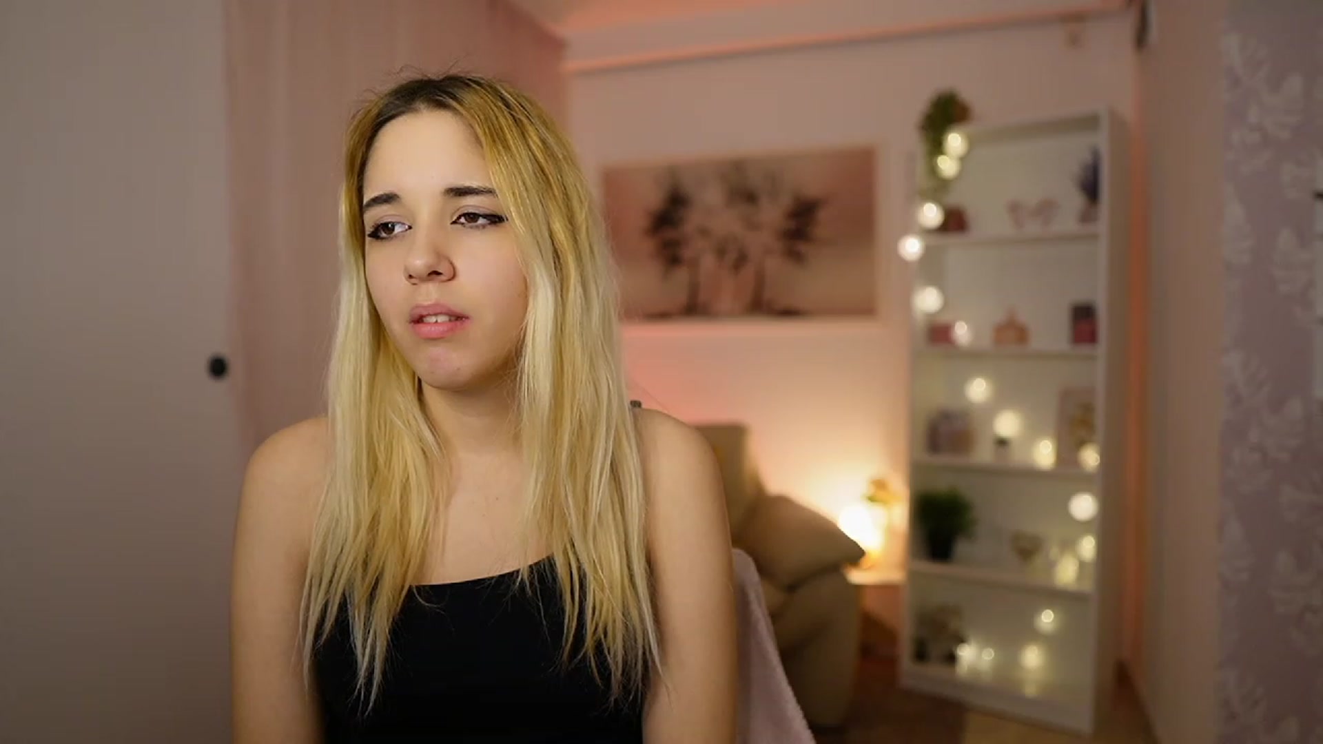 Gallery image thumbnail from Katie_Kush18's myfreecams stream on, 01/28/2024, 14:08 image 19 of 20