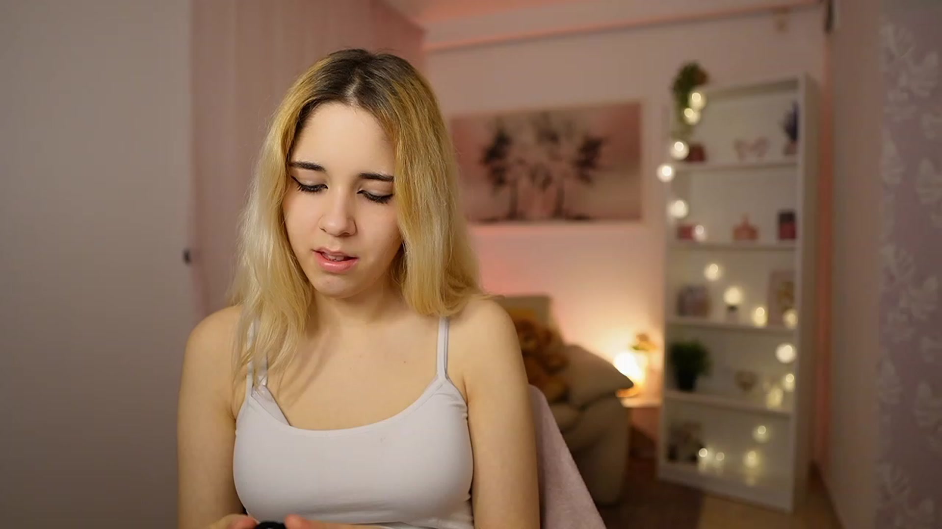 Gallery image thumbnail from Katie_Kush18's myfreecams stream on, 01/30/2024, 11:09 image 10 of 20