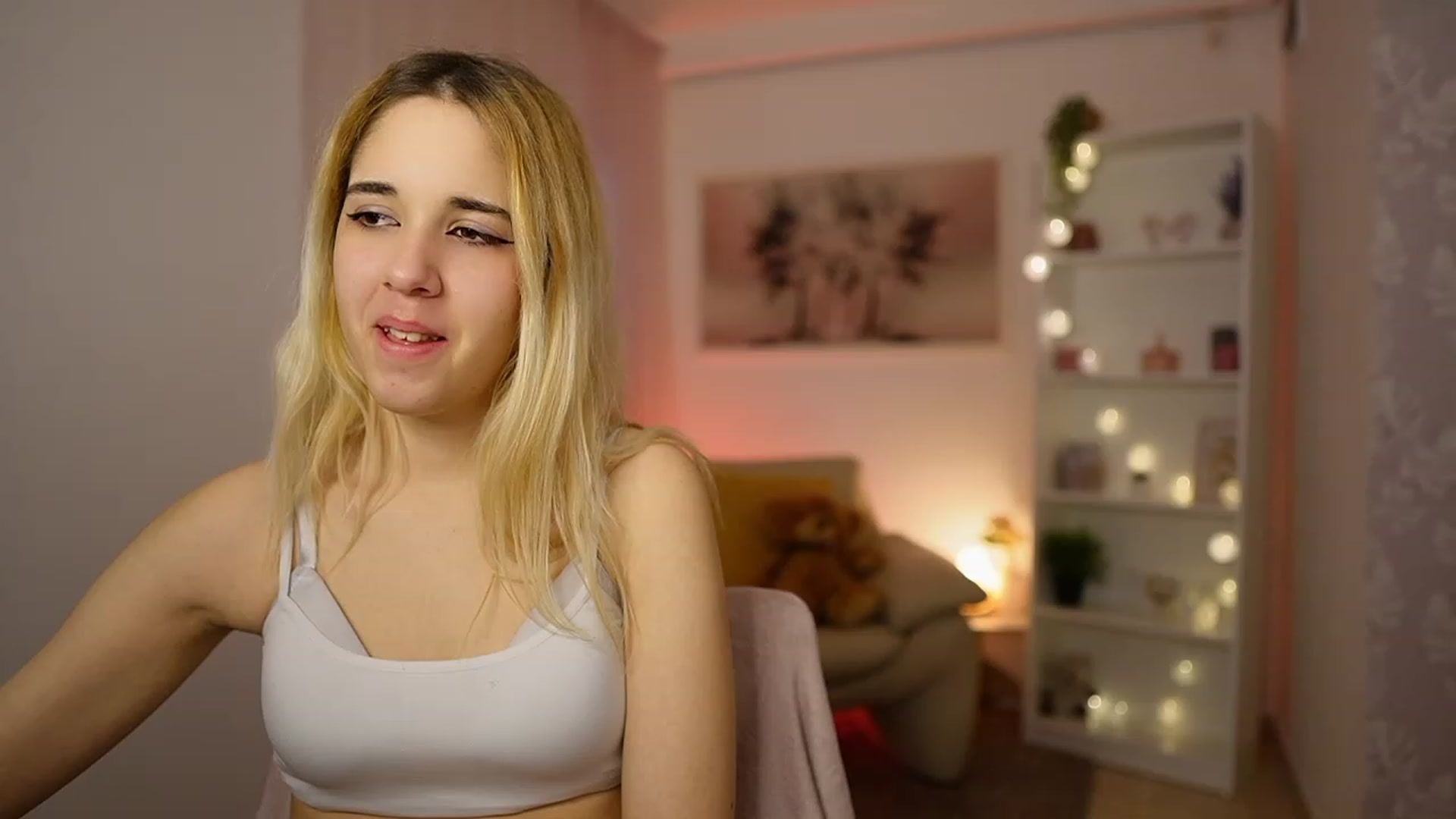 Gallery image thumbnail from Katie_Kush18's myfreecams stream on, 01/30/2024, 13:09 image 8 of 20