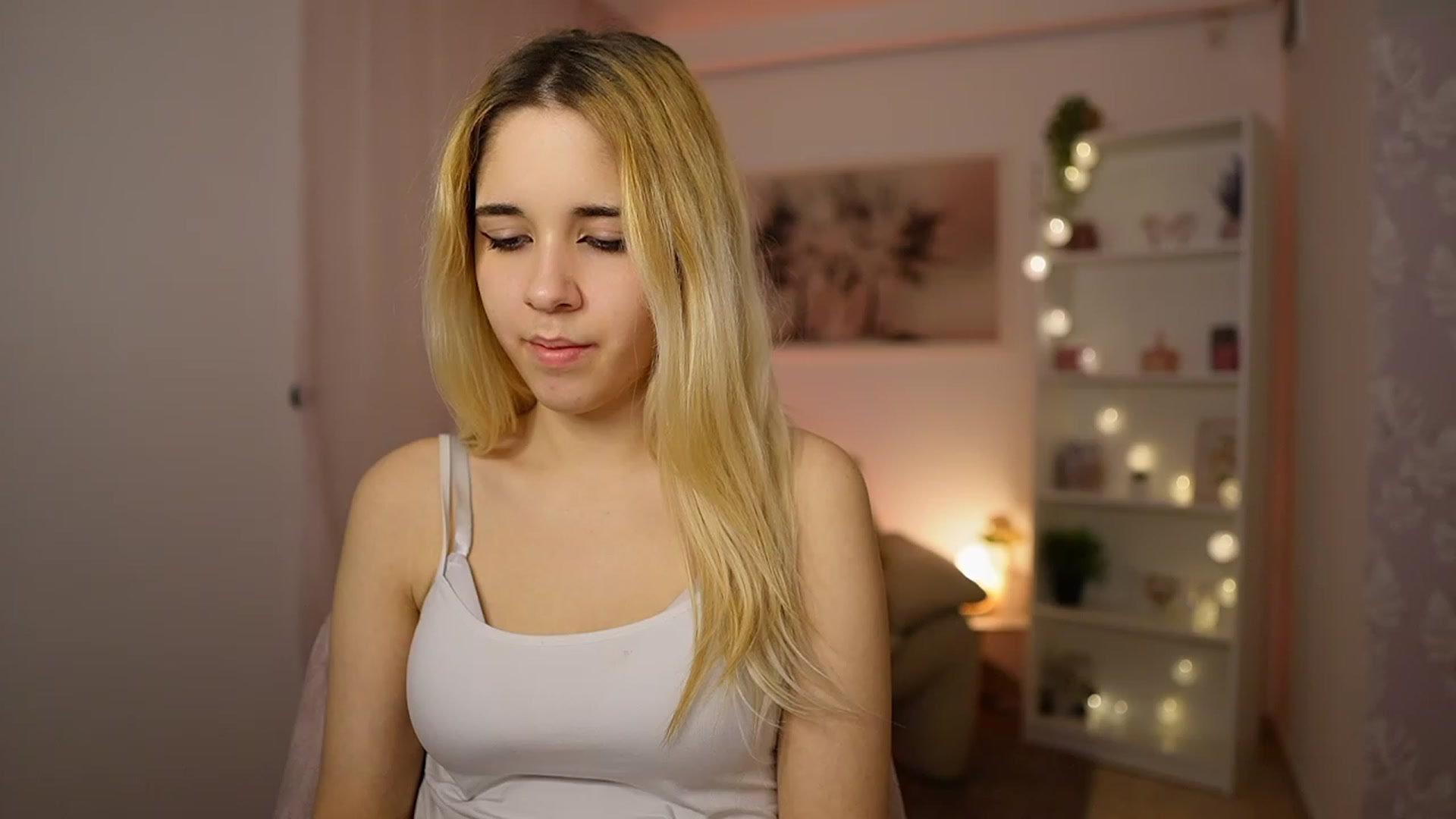 Gallery image thumbnail from Katie_Kush18's myfreecams stream on, 01/30/2024, 13:09 image 19 of 20