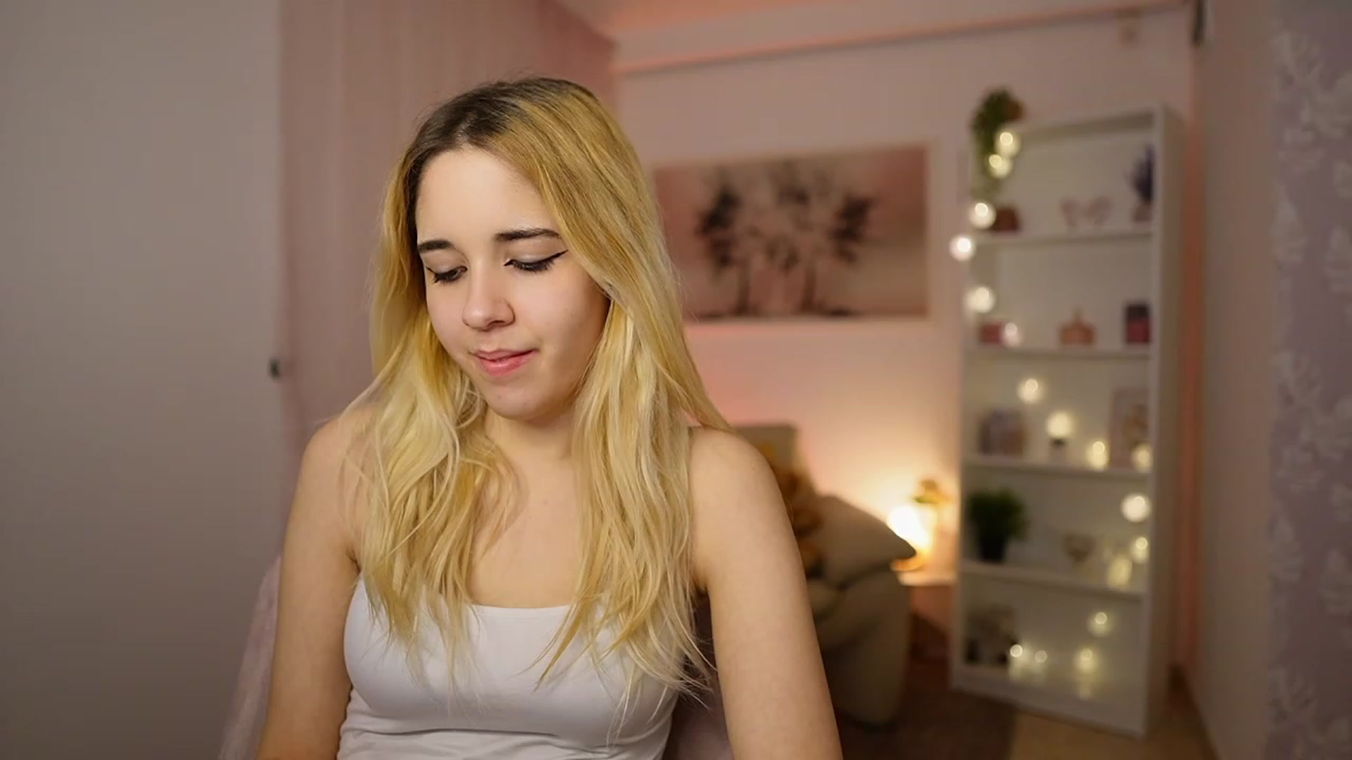 Gallery image thumbnail from Katie_Kush18's myfreecams stream on, 01/30/2024, 13:09 image 17 of 20