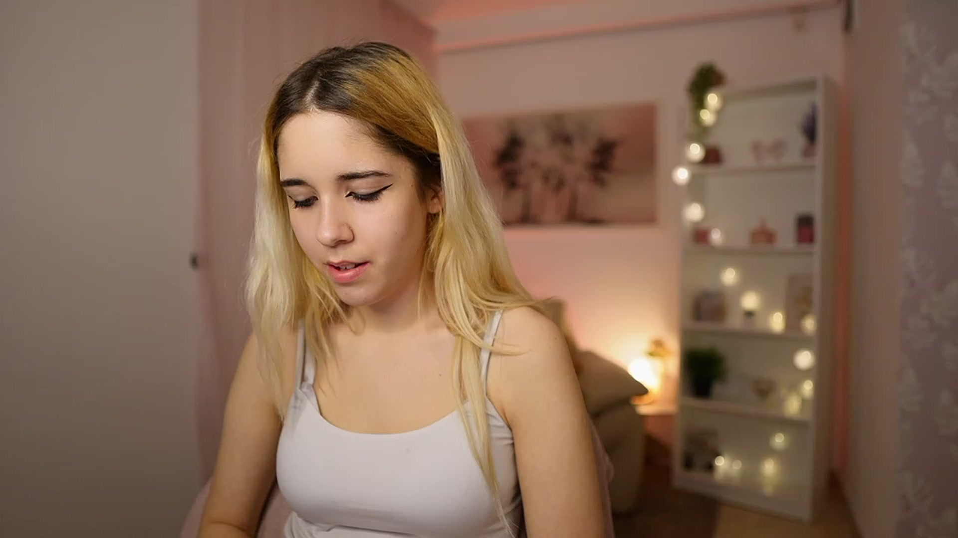 Gallery image thumbnail from Katie_Kush18's myfreecams stream on, 01/30/2024, 14:00 image 11 of 20