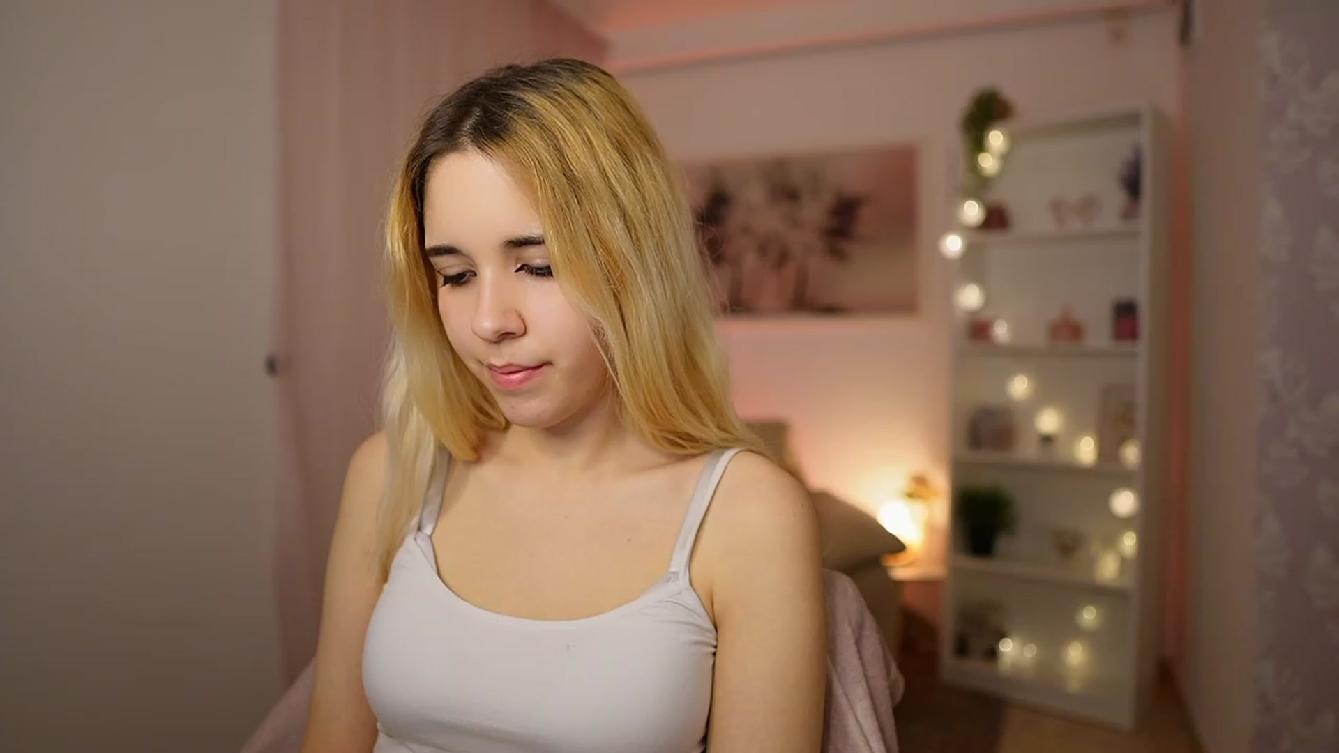 Gallery image thumbnail from Katie_Kush18's myfreecams stream on, 01/30/2024, 14:00 image 19 of 20