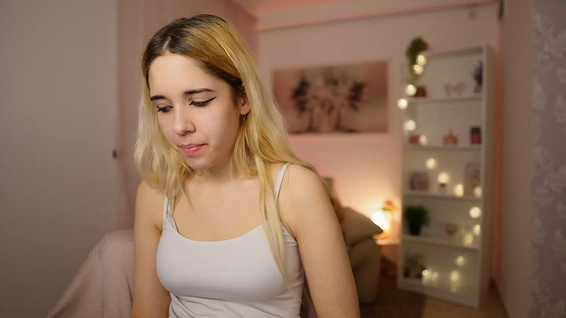 Gallery image thumbnail from Katie_Kush18's myfreecams stream on, 01/30/2024, 14:00 image 7 of 20