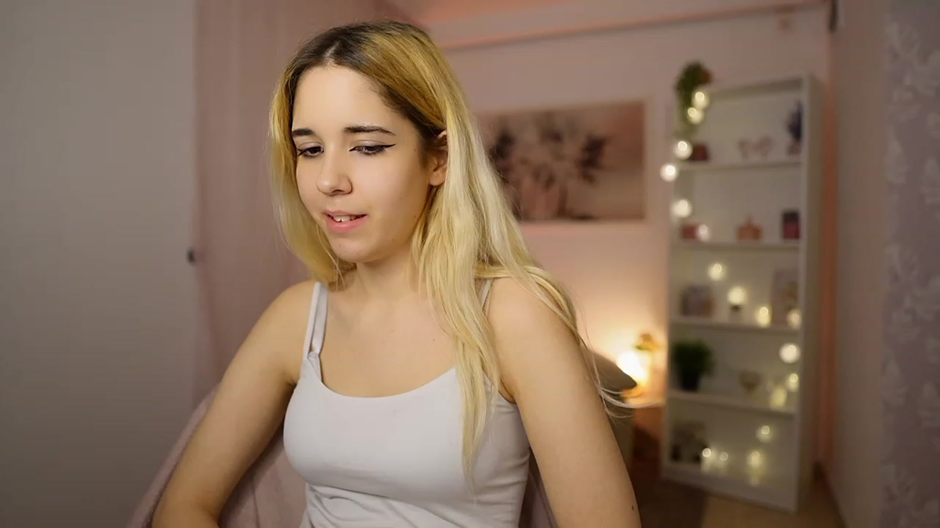 Gallery image thumbnail from Katie_Kush18's myfreecams stream on, 01/30/2024, 14:00 image 5 of 20