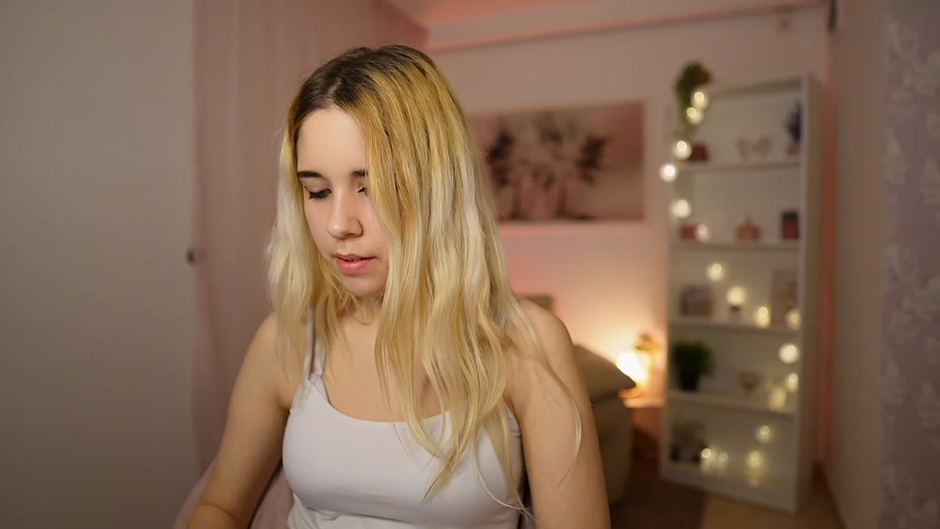 Gallery image thumbnail from Katie_Kush18's myfreecams stream on, 01/30/2024, 14:00 image 13 of 20