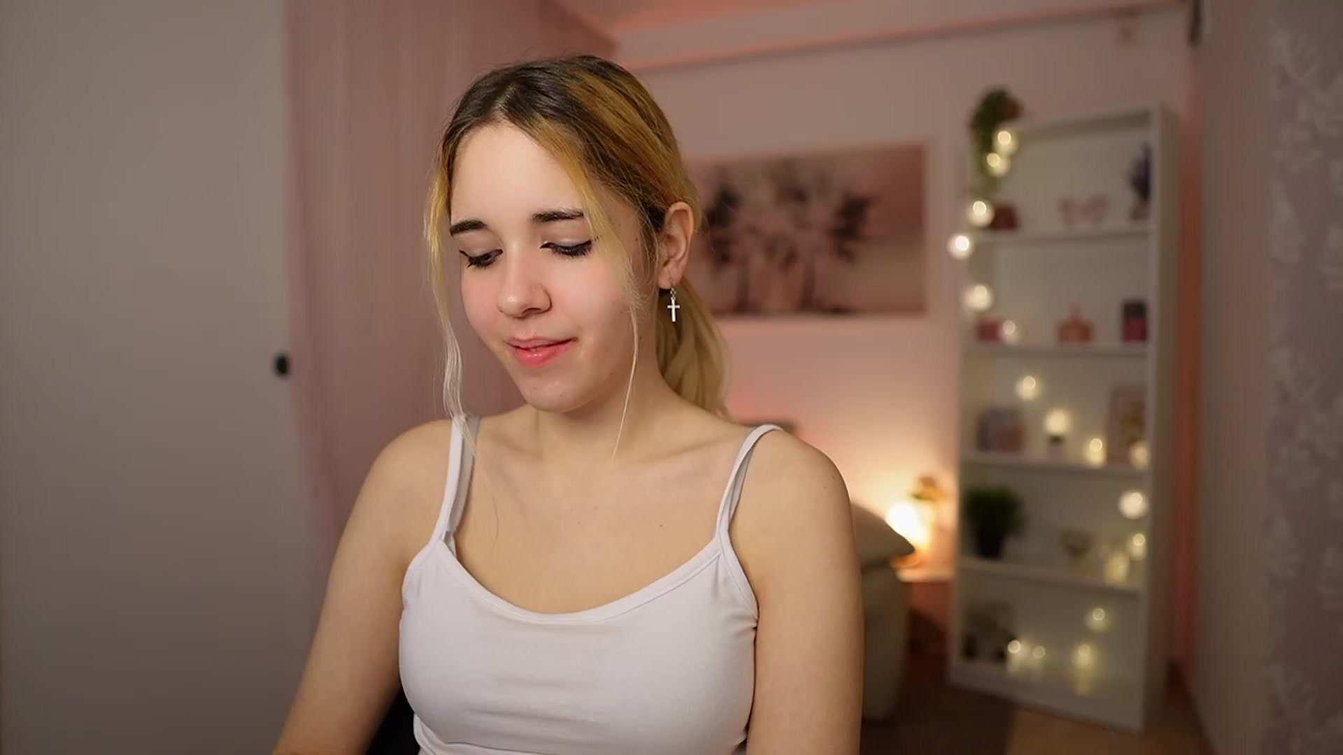 Gallery image thumbnail from Katie_Kush18's myfreecams stream on, 02/01/2024, 13:55 image 11 of 20