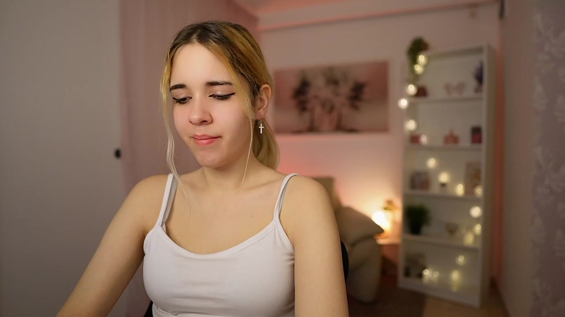 Gallery image thumbnail from Katie_Kush18's myfreecams stream on, 02/01/2024, 13:55 image 3 of 20
