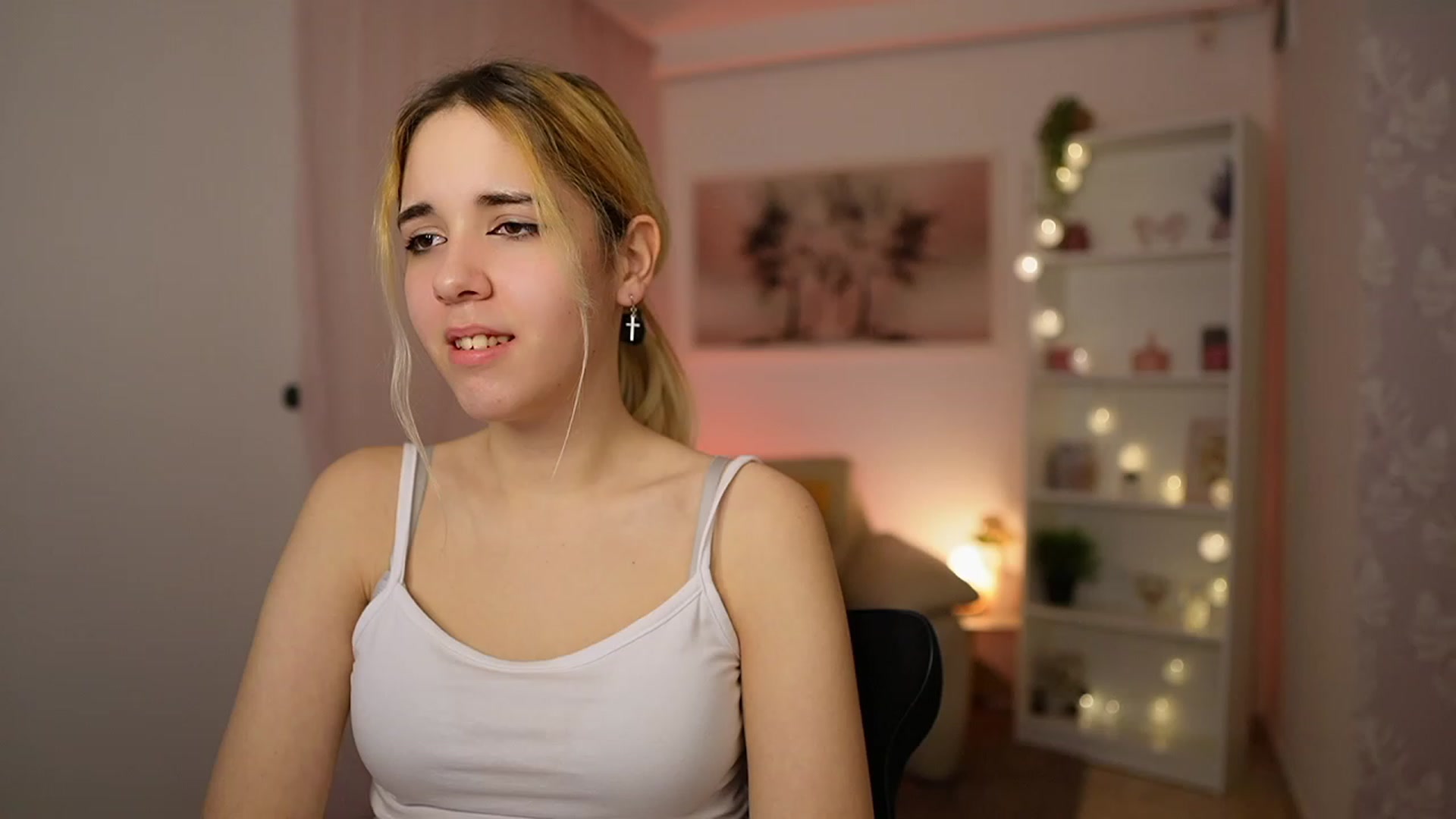 Gallery image thumbnail from Katie_Kush18's myfreecams stream on, 02/01/2024, 13:55 image 15 of 20