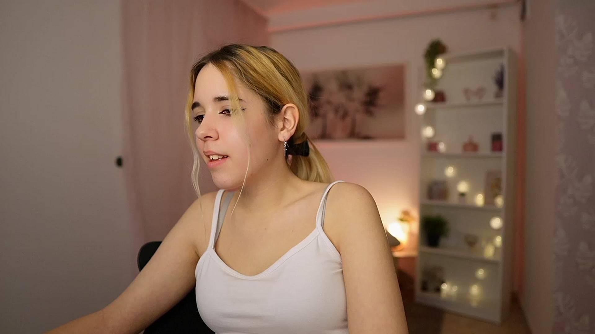 Gallery image thumbnail from Katie_Kush18's myfreecams stream on, 02/01/2024, 13:55 image 19 of 20