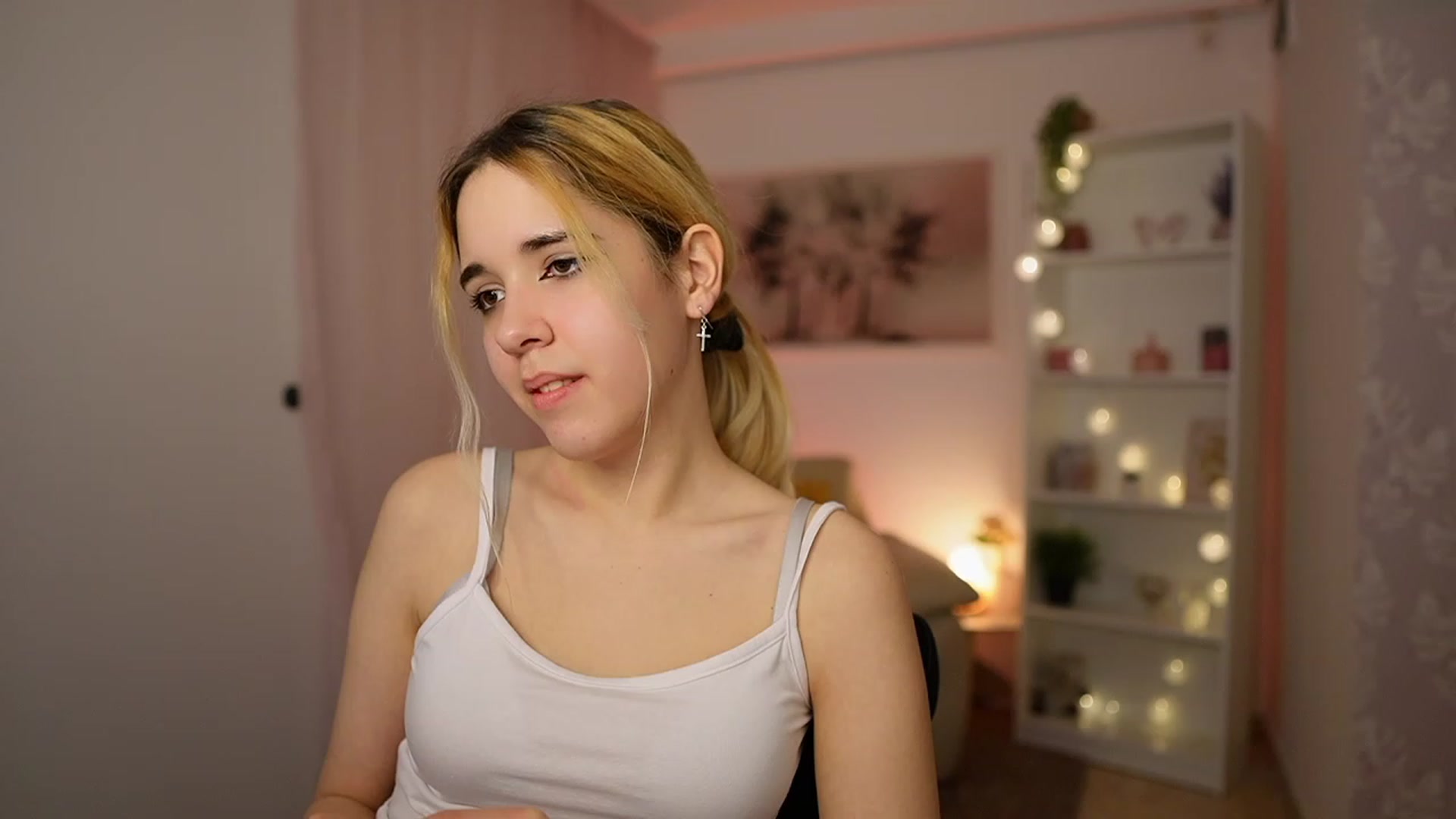 Gallery image thumbnail from Katie_Kush18's myfreecams stream on, 02/01/2024, 13:55 image 16 of 20