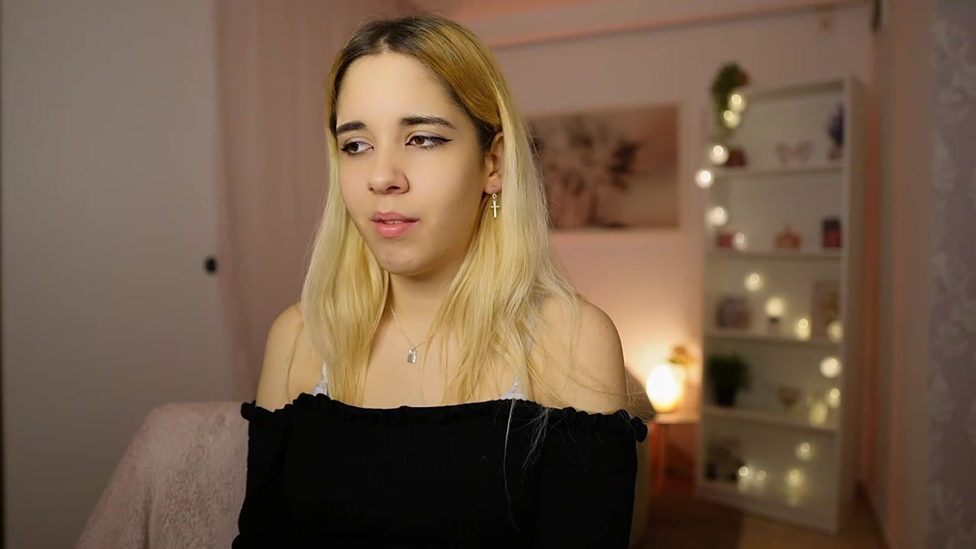 Gallery image thumbnail from Katie_Kush18's myfreecams stream on, 02/02/2024, 11:34 image 15 of 20