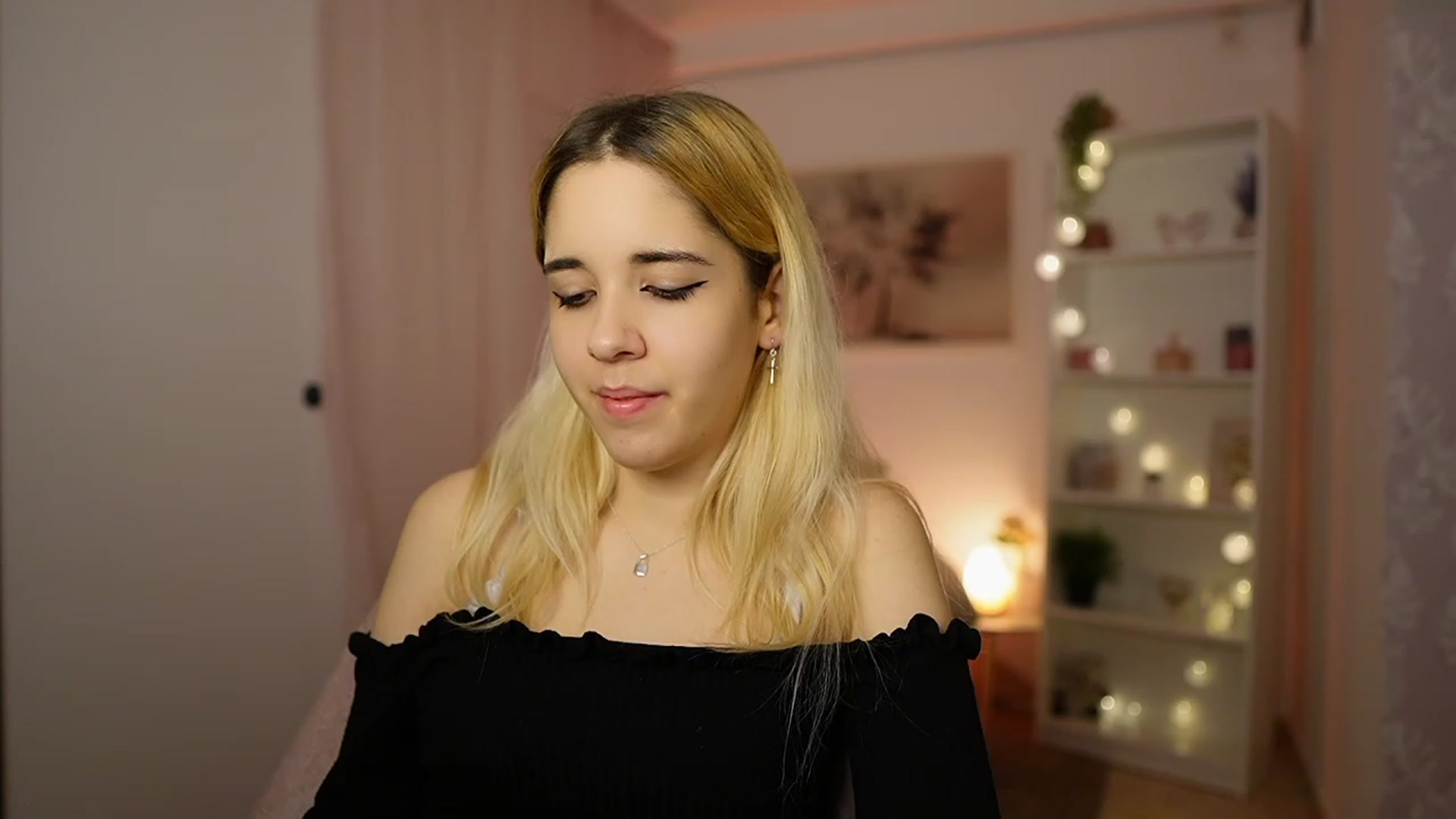 Gallery image thumbnail from Katie_Kush18's myfreecams stream on, 02/02/2024, 11:34 image 19 of 20