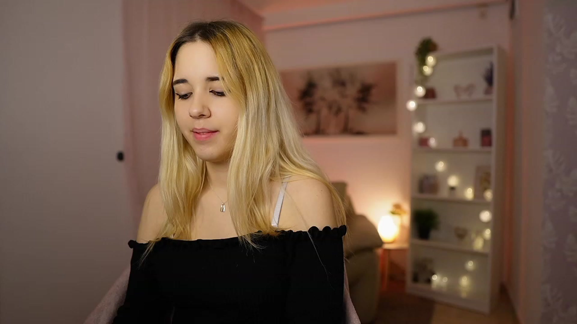 Gallery image thumbnail from Katie_Kush18's myfreecams stream on, 02/02/2024, 11:34 image 2 of 20