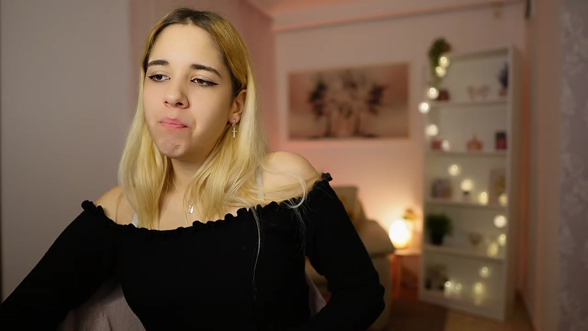 Gallery image thumbnail from Katie_Kush18's myfreecams stream on, 02/02/2024, 11:34 image 14 of 20
