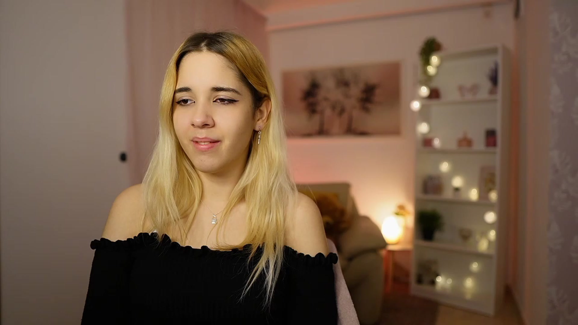 Gallery image thumbnail from Katie_Kush18's myfreecams stream on, 02/02/2024, 11:34 image 8 of 20