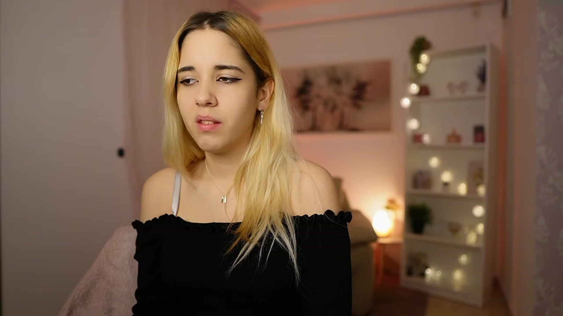 Gallery image thumbnail from Katie_Kush18's myfreecams stream on, 02/02/2024, 11:34 image 4 of 20