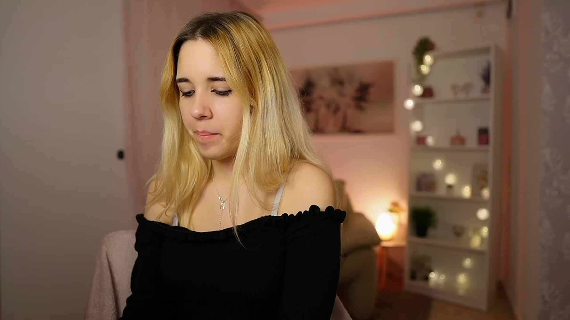 Gallery image thumbnail from Katie_Kush18's myfreecams stream on, 02/02/2024, 12:49 image 3 of 20