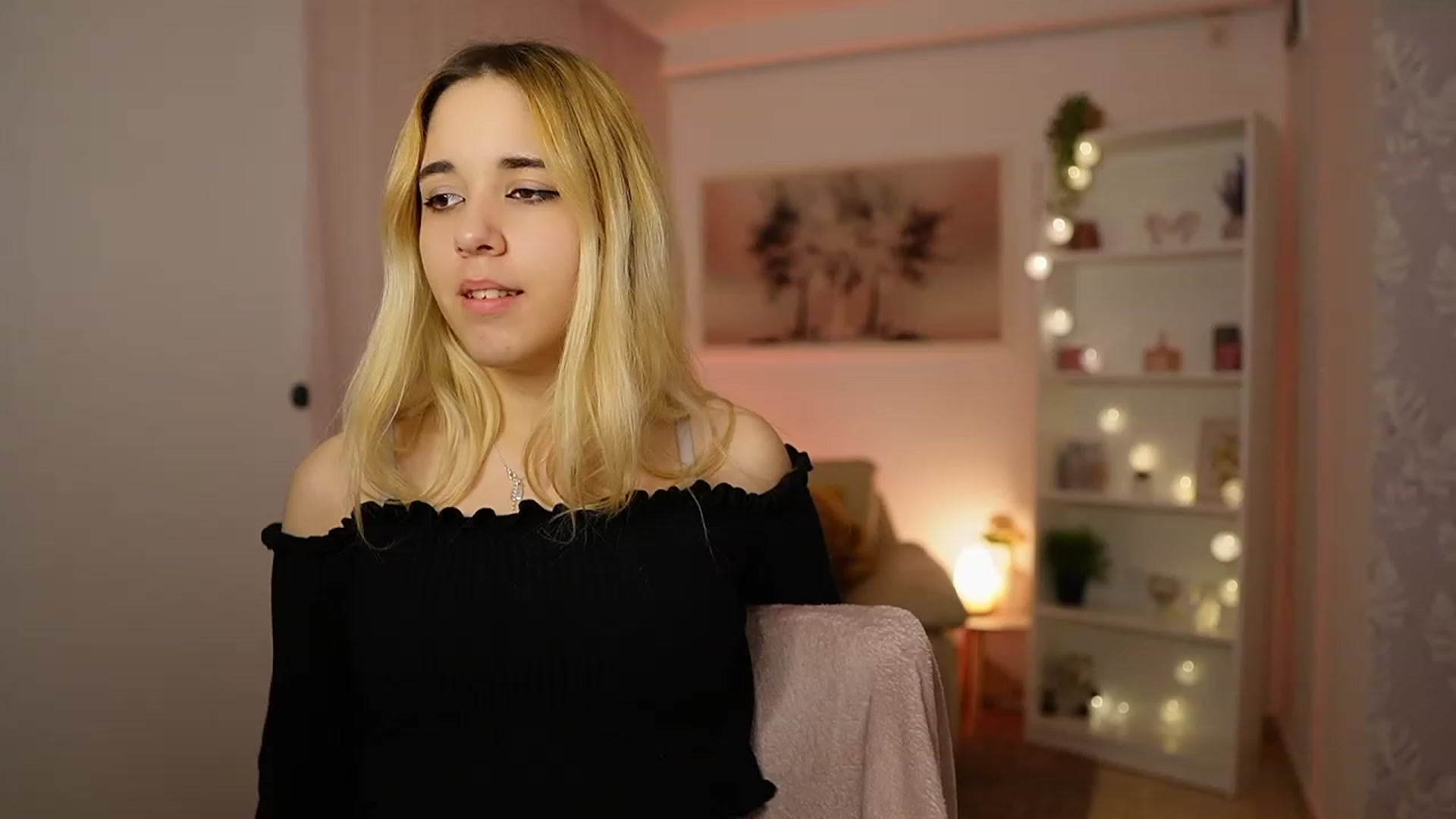 Gallery image thumbnail from Katie_Kush18's myfreecams stream on, 02/02/2024, 12:49 image 16 of 20