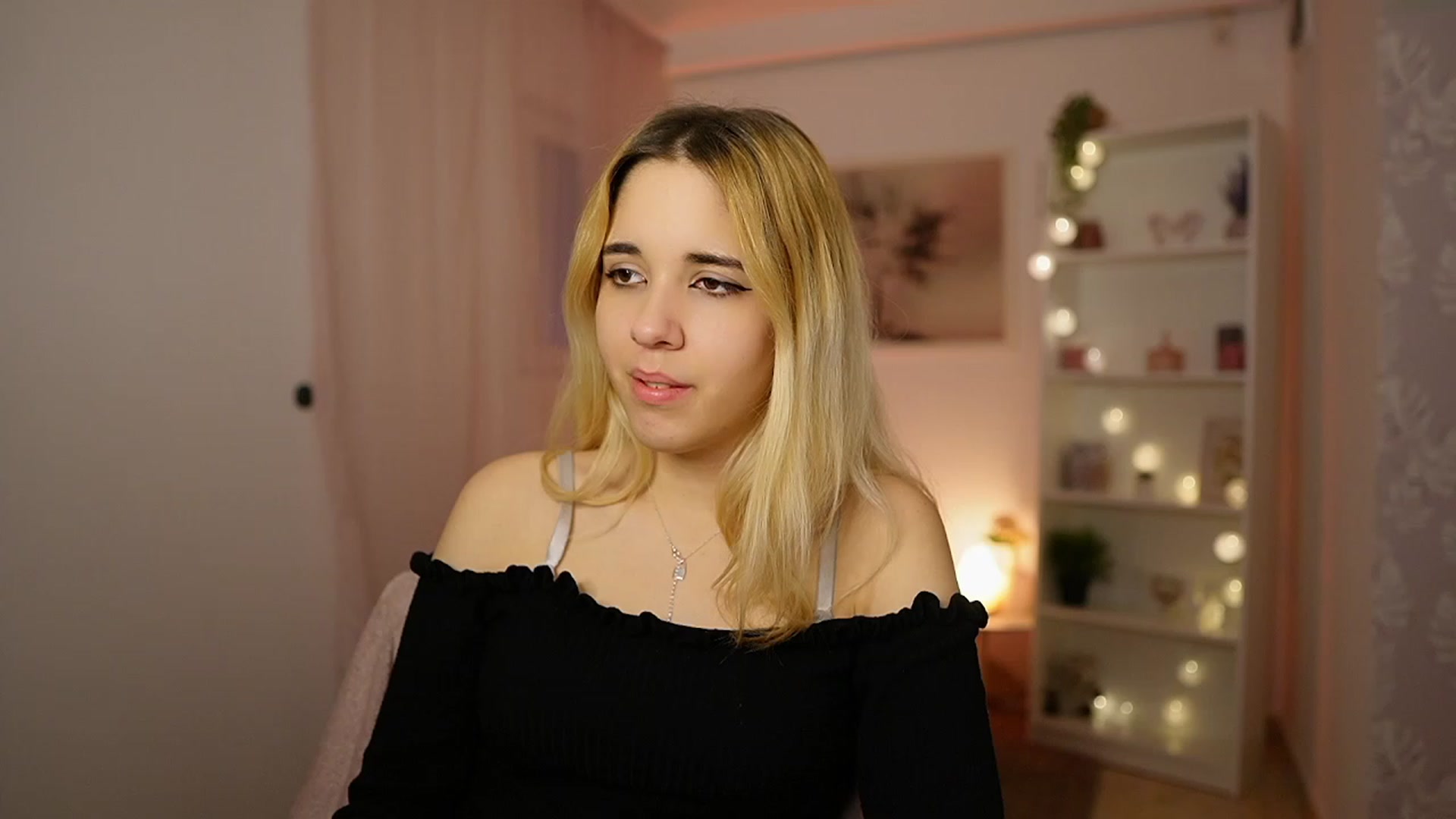 Gallery image thumbnail from Katie_Kush18's myfreecams stream on, 02/02/2024, 12:49 image 14 of 20