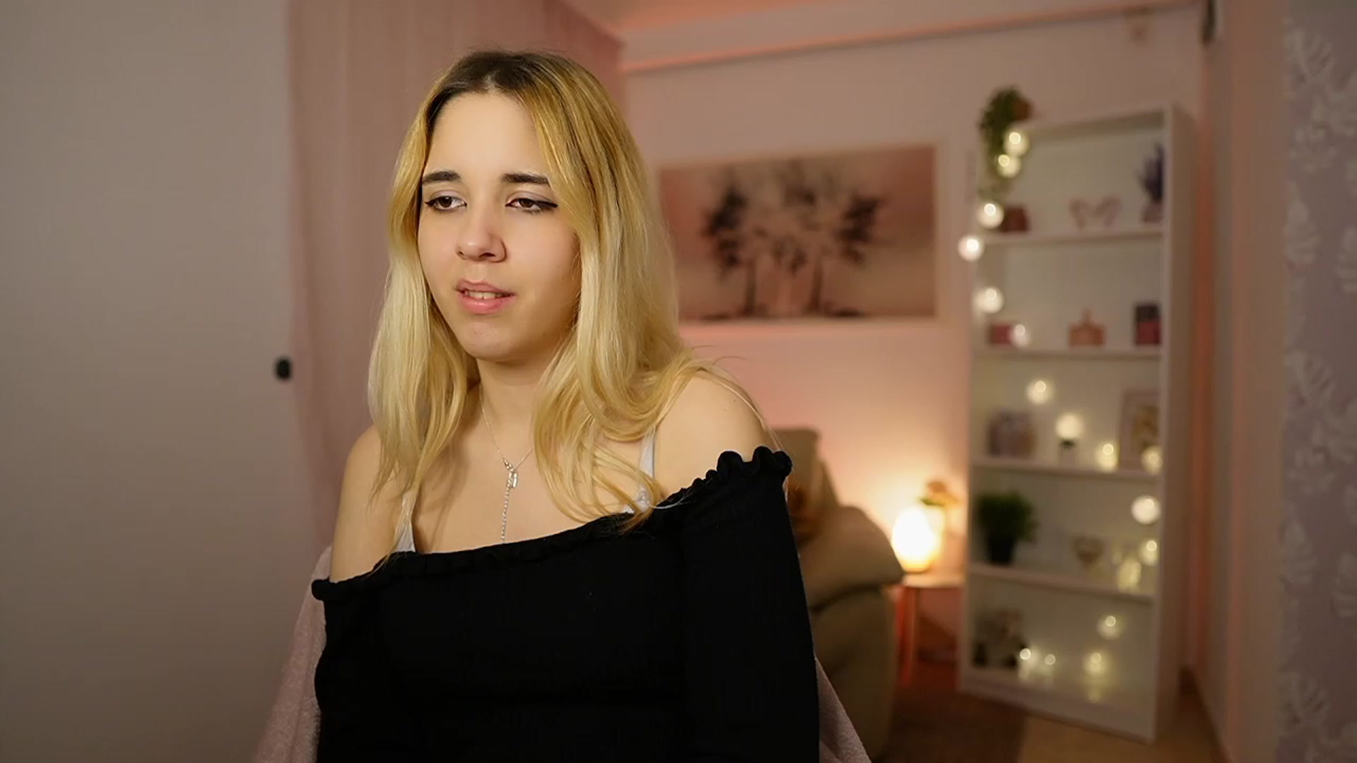 Gallery image thumbnail from Katie_Kush18's myfreecams stream on, 02/02/2024, 12:49 image 15 of 20