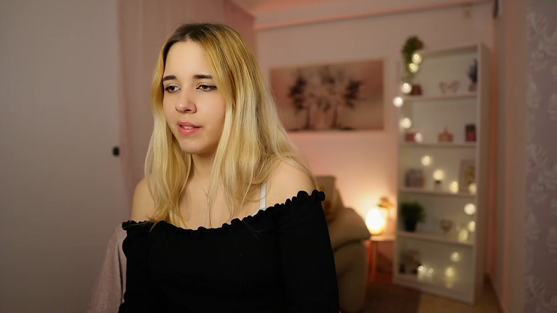 Gallery image thumbnail from Katie_Kush18's myfreecams stream on, 02/02/2024, 12:49 image 8 of 20