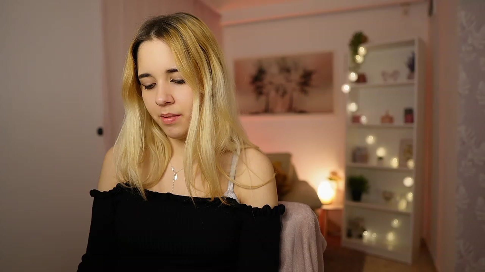 Gallery image thumbnail from Katie_Kush18's myfreecams stream on, 02/02/2024, 12:49 image 17 of 20