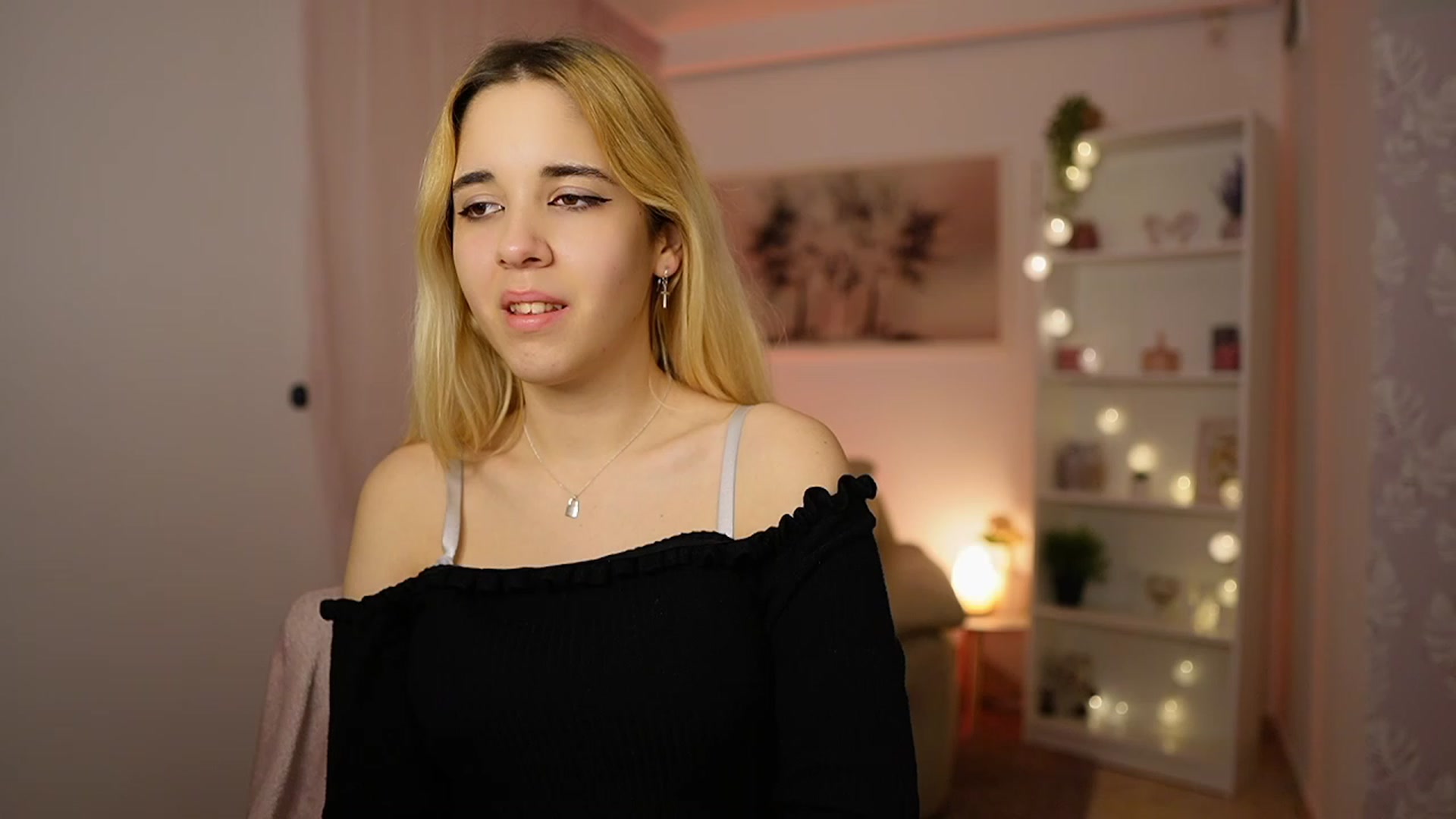 Gallery image thumbnail from Katie_Kush18's myfreecams stream on, 02/02/2024, 14:01 image 11 of 20
