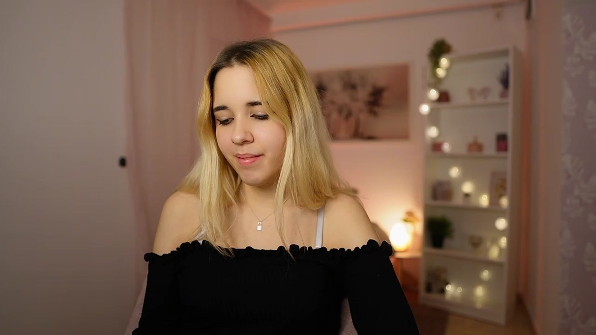 Gallery image thumbnail from Katie_Kush18's myfreecams stream on, 02/02/2024, 14:01 image 17 of 20